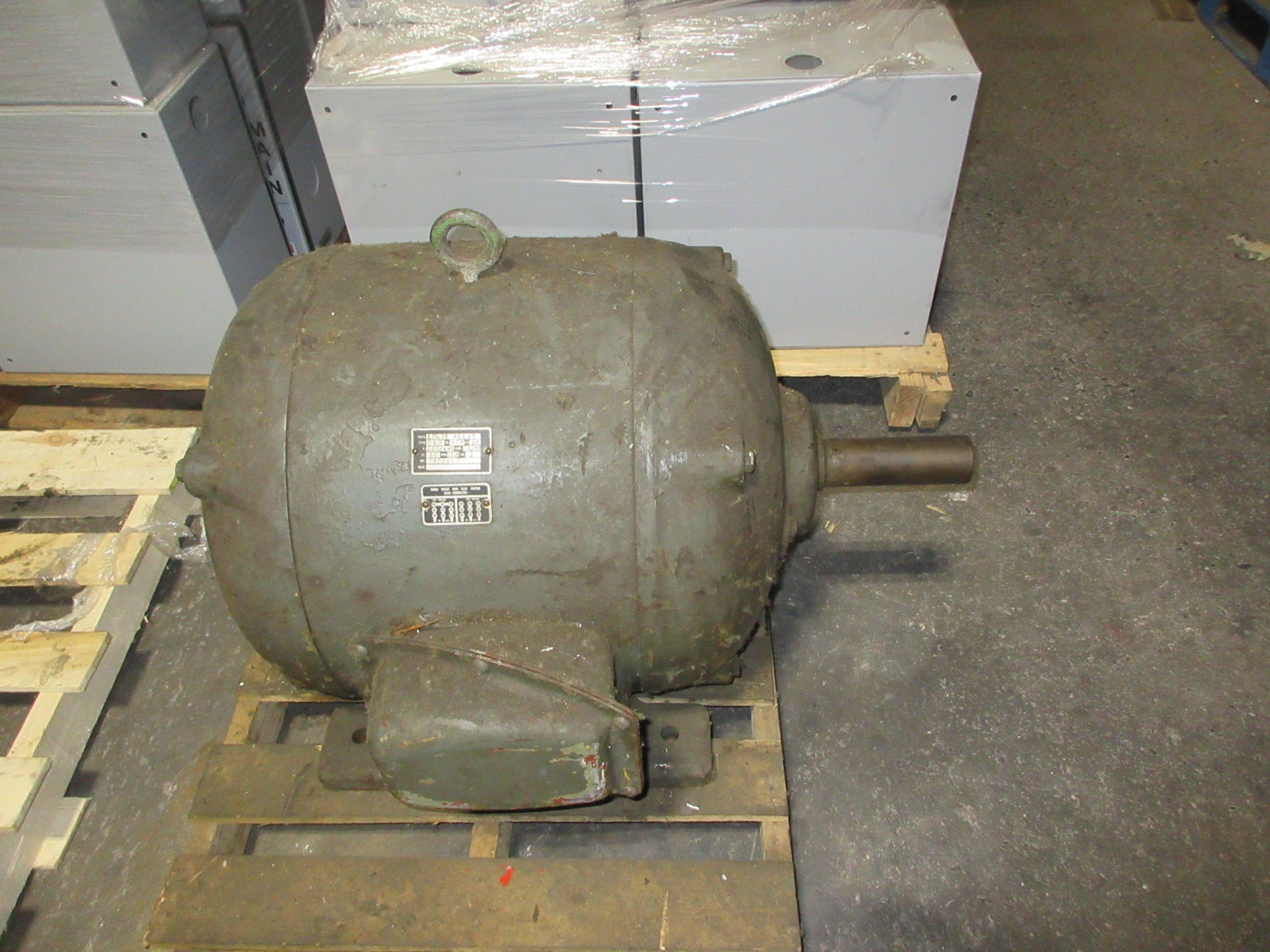 Louis Allis Motor OGX 30HP 220/440V 1175RPM 3Ph 78/39A Frame: 406 Used