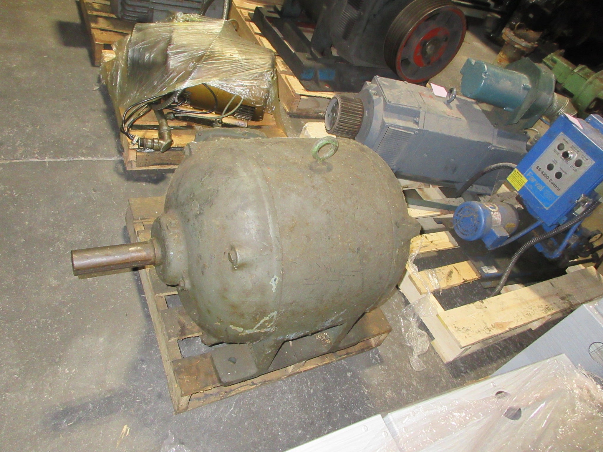 Louis Allis Motor OGX 30HP 220/440V 1175RPM 3Ph 78/39A Frame: 406 Used