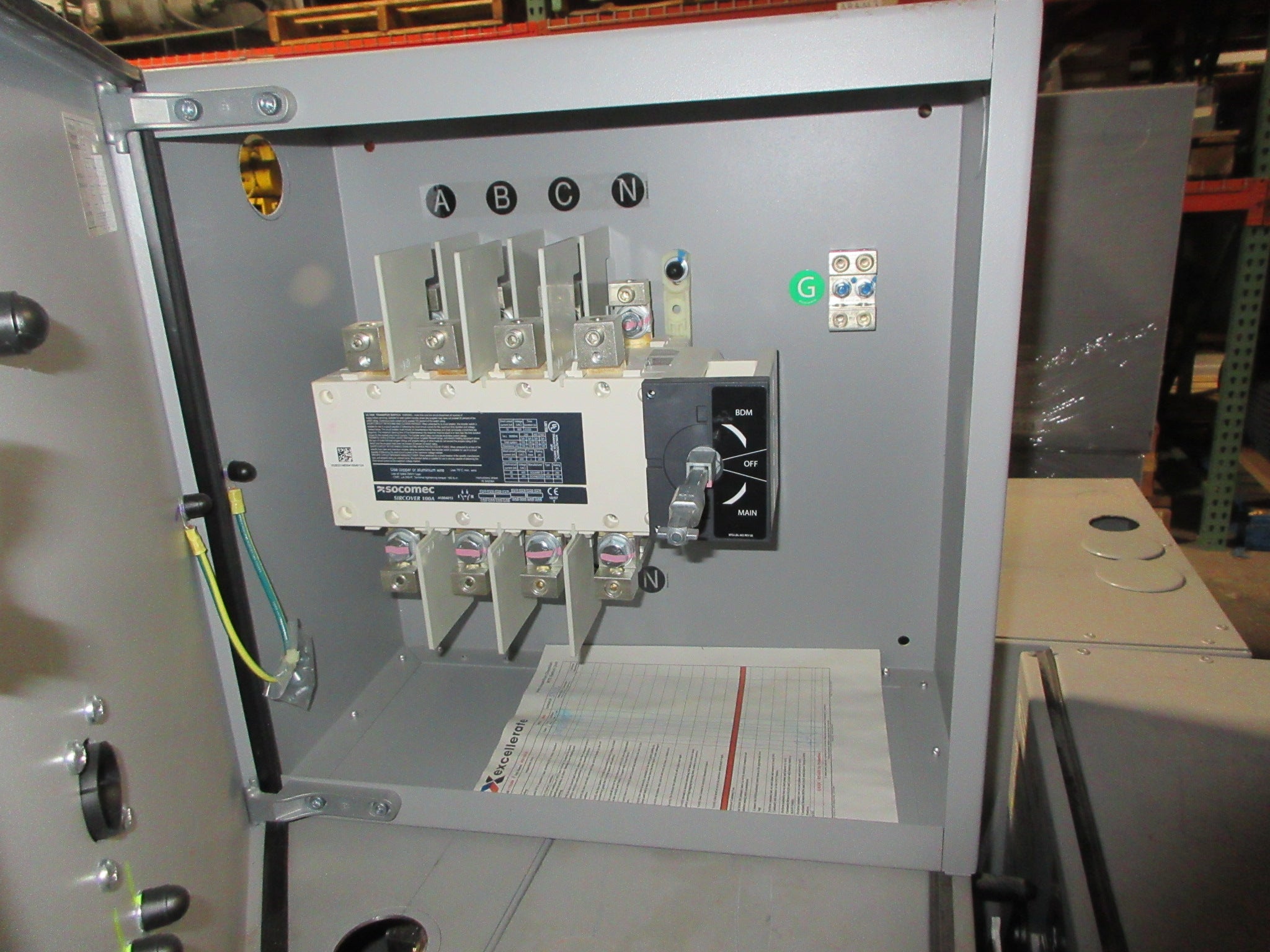 E+I Engineering Manual Transfer Switch MTS/100/SOC 100A 380-416V 50/60Hz Used