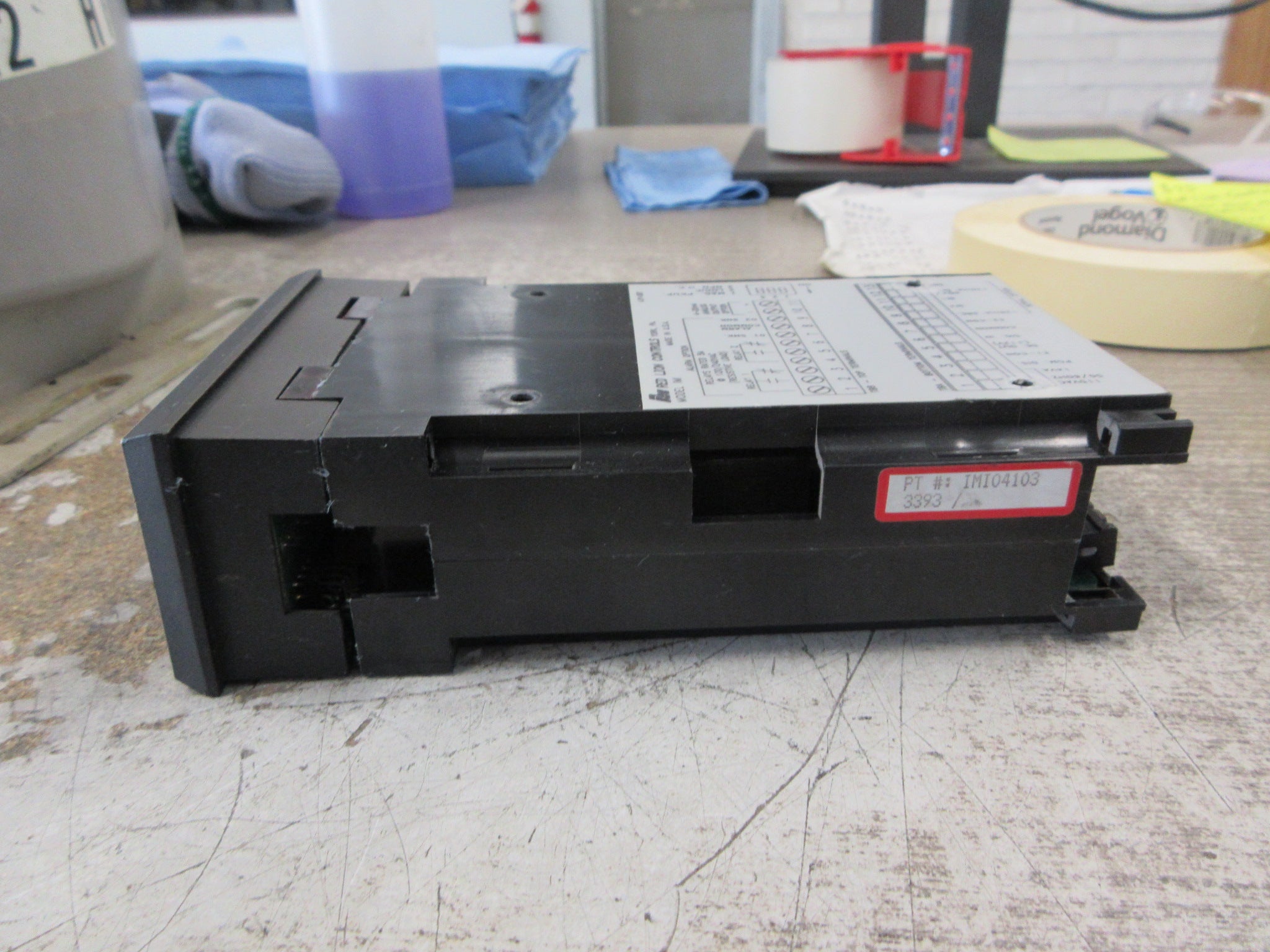 Red Lion Controls Digital Panel Meter IMI04103 *No Face Screws* Used