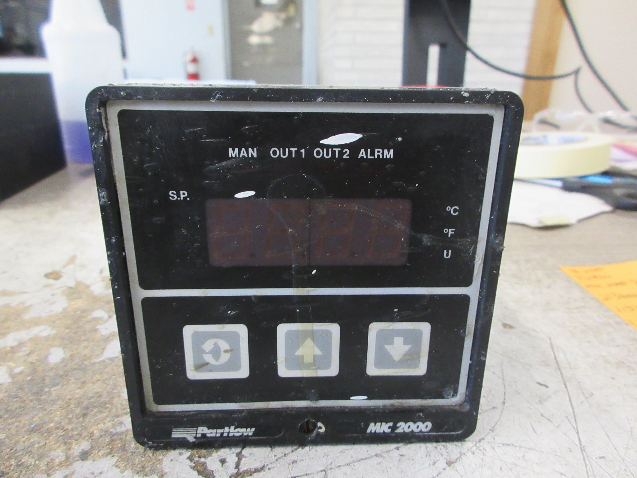 Partlow MIC 2000 Series Process Controller 2130001 115V Used