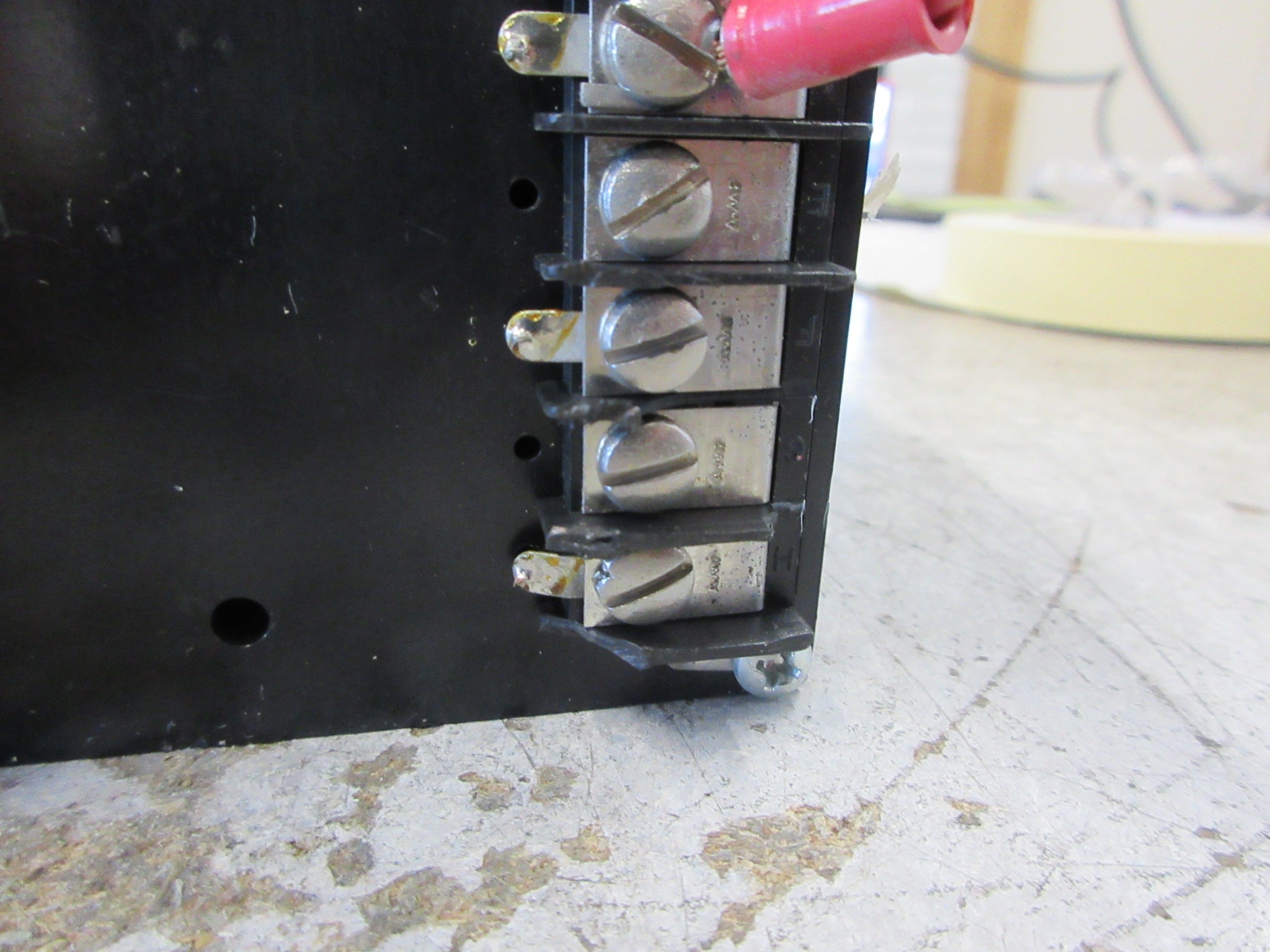 Partlow MIC 2000 Series Process Controller 2130001 115V *Chipped Insulator* Used