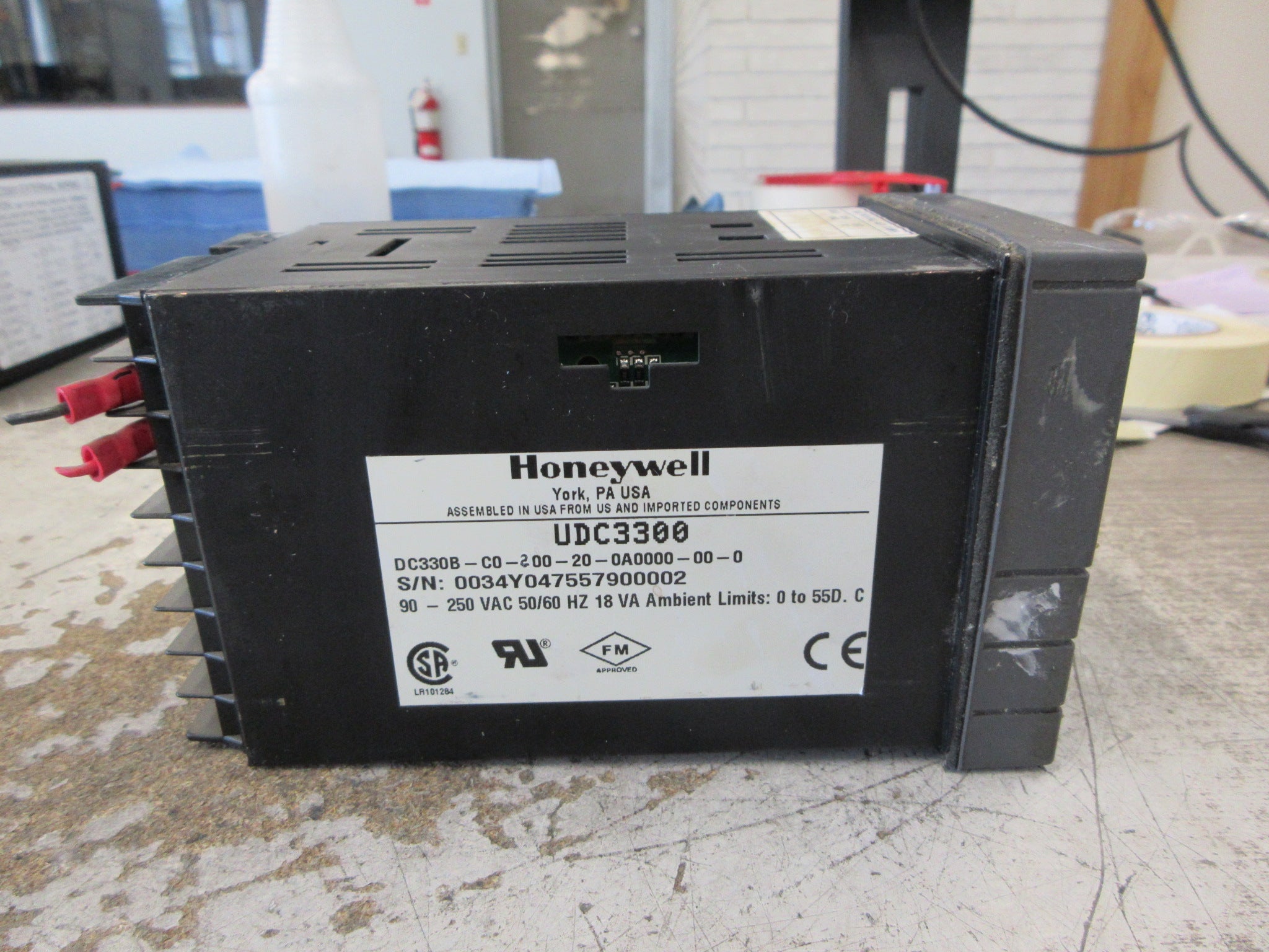 Honeywell UDC3300 Universal Digital Limit Controller Used