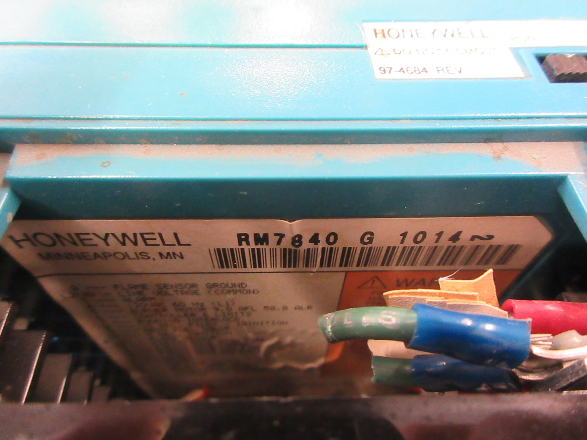 Honeywell Burner Control RM7840 G 1014 W/Flame Amplifier Used