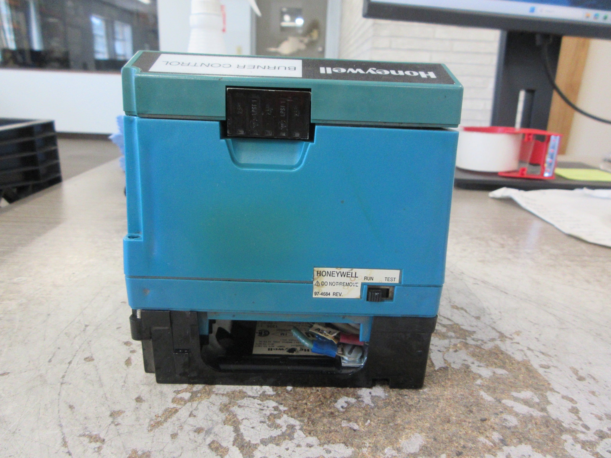 Honeywell Burner Control RM7840 G 1014 W/Flame Amplifier Used
