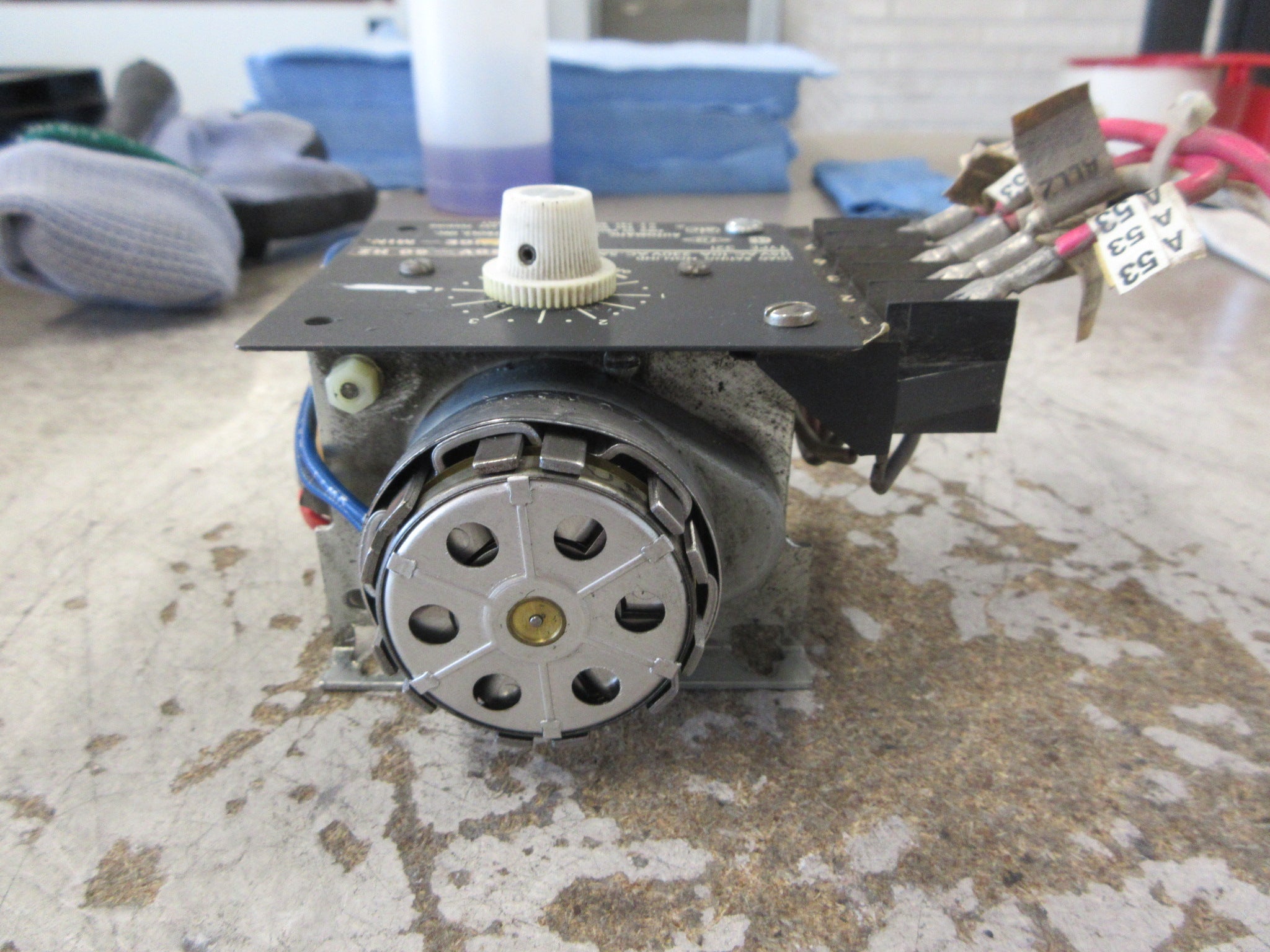ATC Timing Relay 321B012A01T1XX 120V 60Hz Used