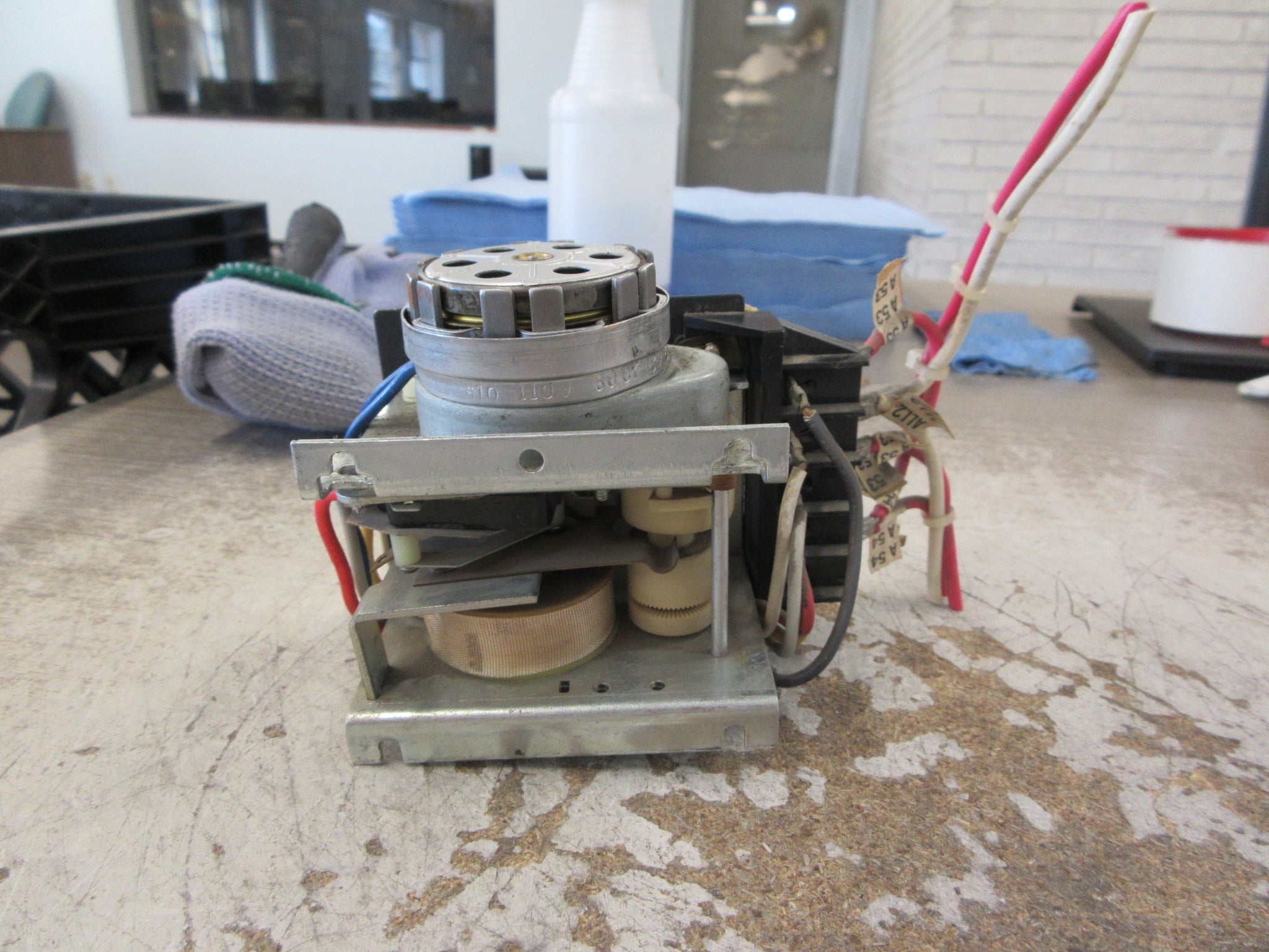 ATC Timing Relay 321B012A01T1XX 120V 60Hz Used