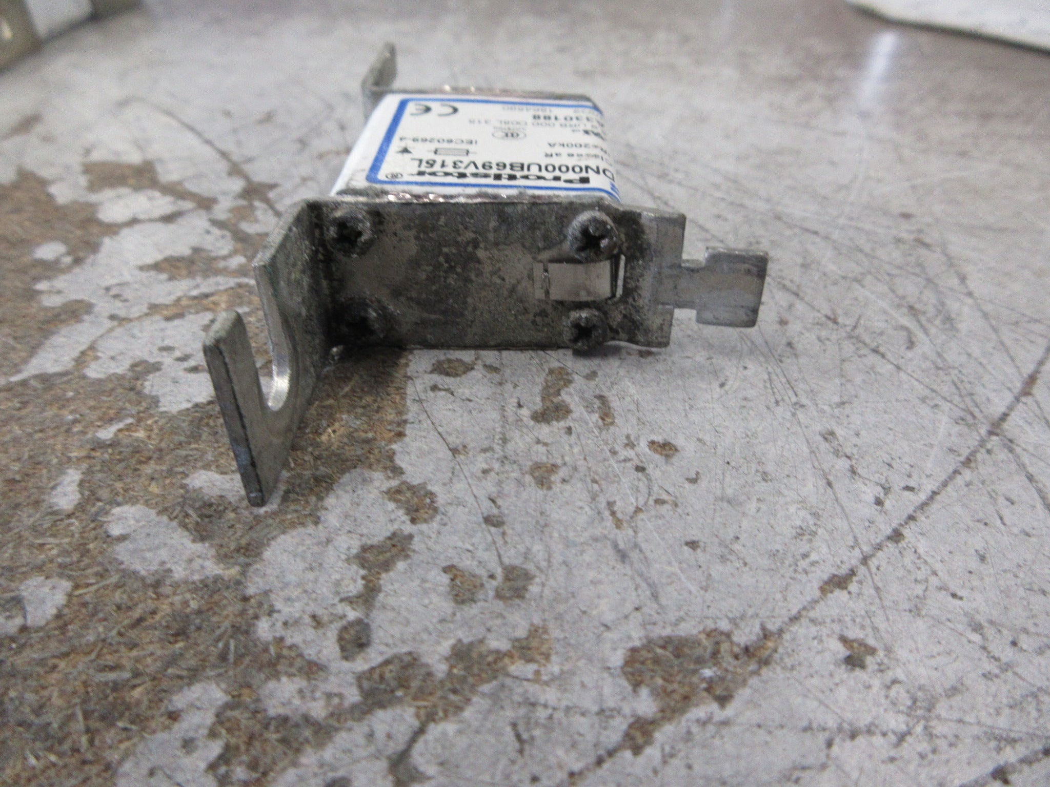 Ferraz Shawmut Protistor Fuse DN000UB69V315L 315A 690V Used