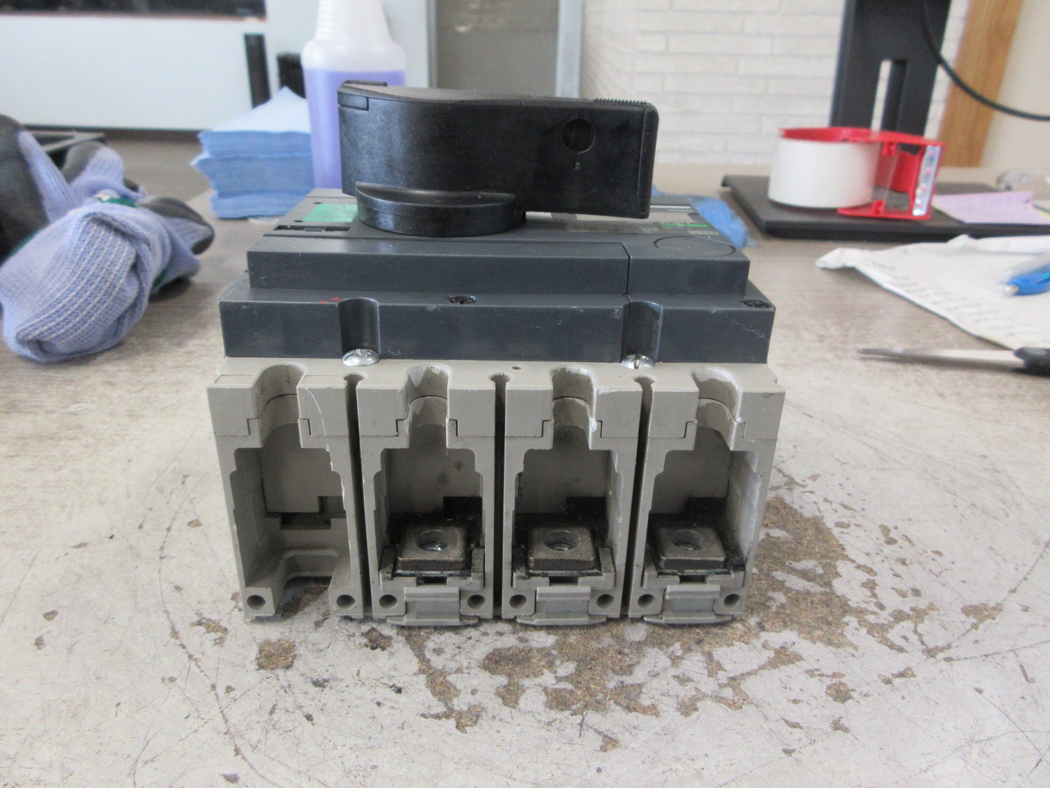 Schneider Electric Interpact Disconnect Switch INS 250 690V 250A 3P Used