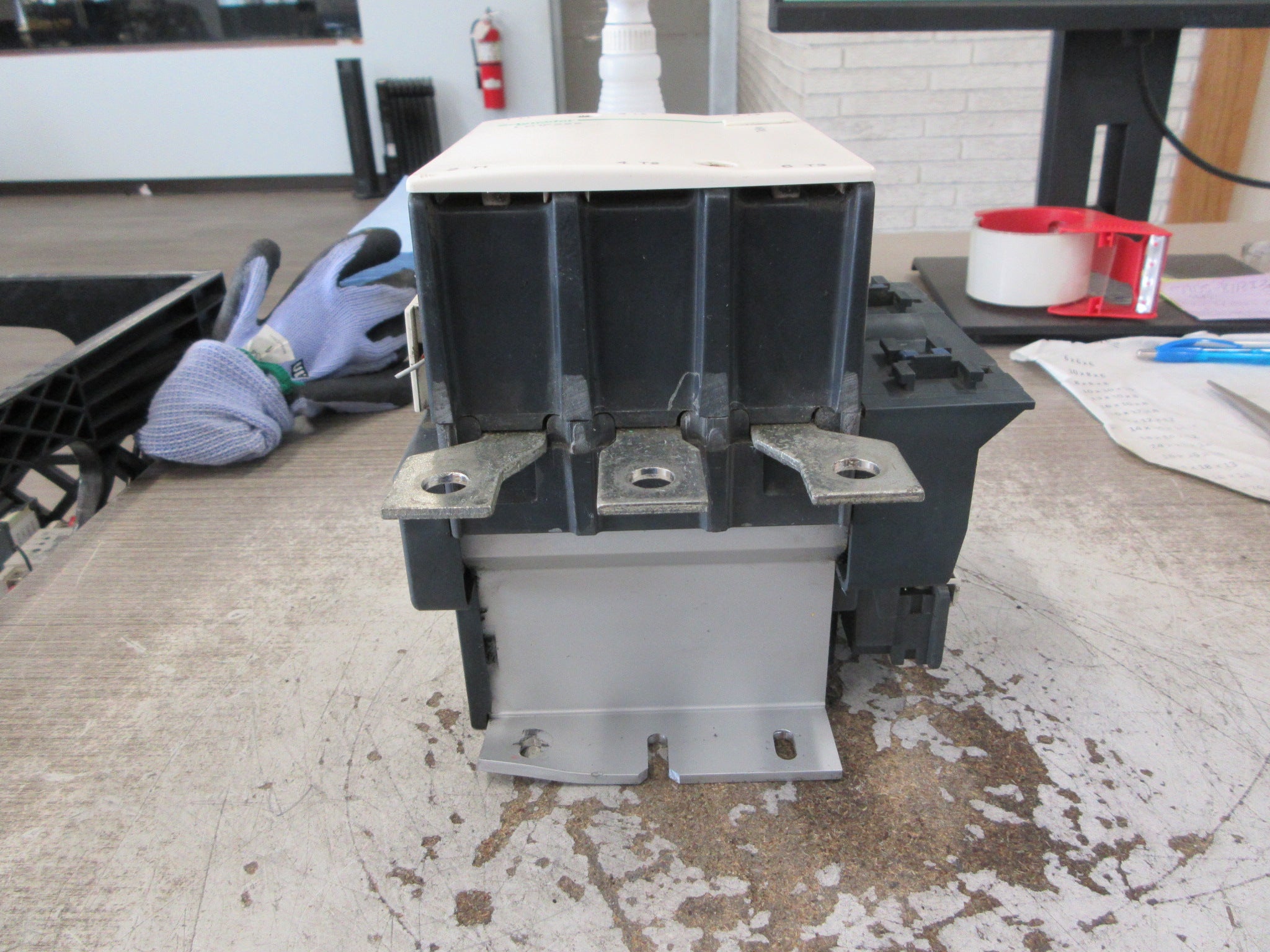 Schneider Electric Contactor LC1F225 460-480V Coil 250A 600V Used