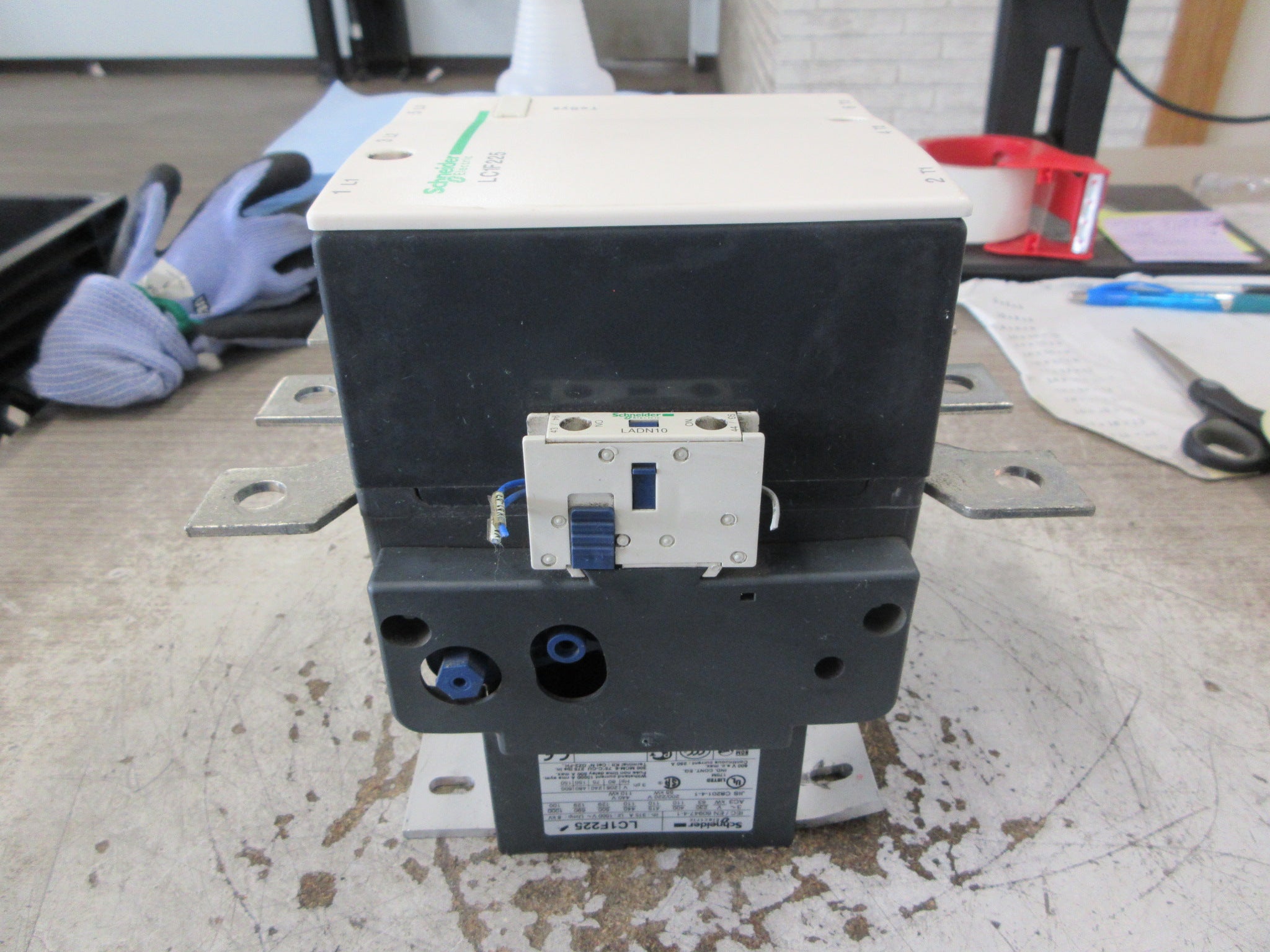 Schneider Electric Contactor LC1F225 460-480V Coil 250A 600V Used