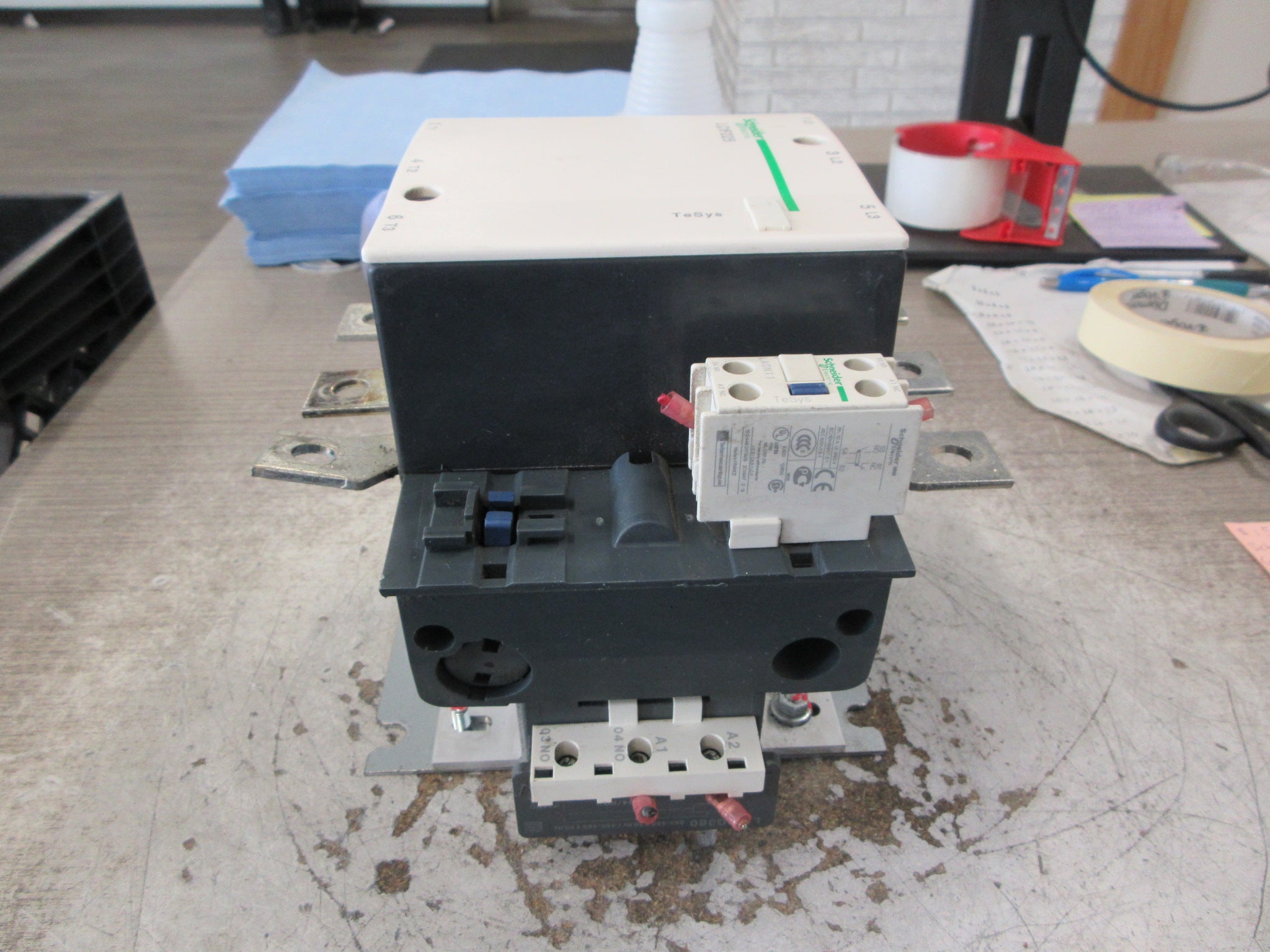 Schneider Electric Contactor LC1F225 460-480V Coil 250A 600V Used