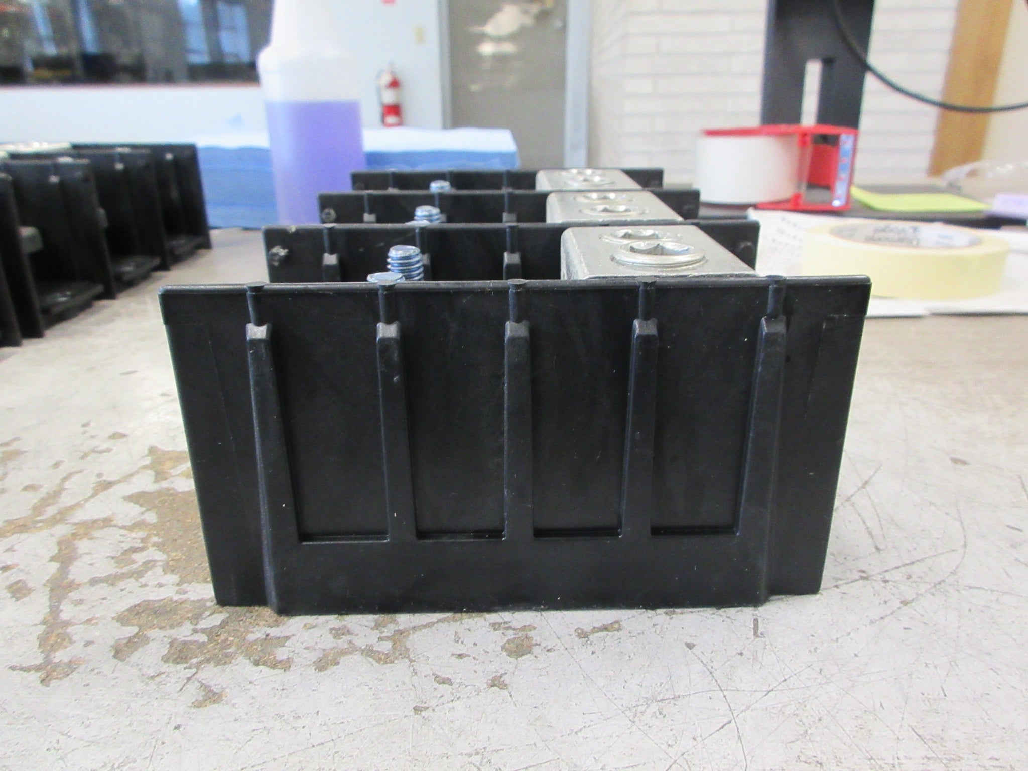 Buss Power Distribution Block 16582-3 760A 60V 3P Line (2): 500mcm-#6 Used