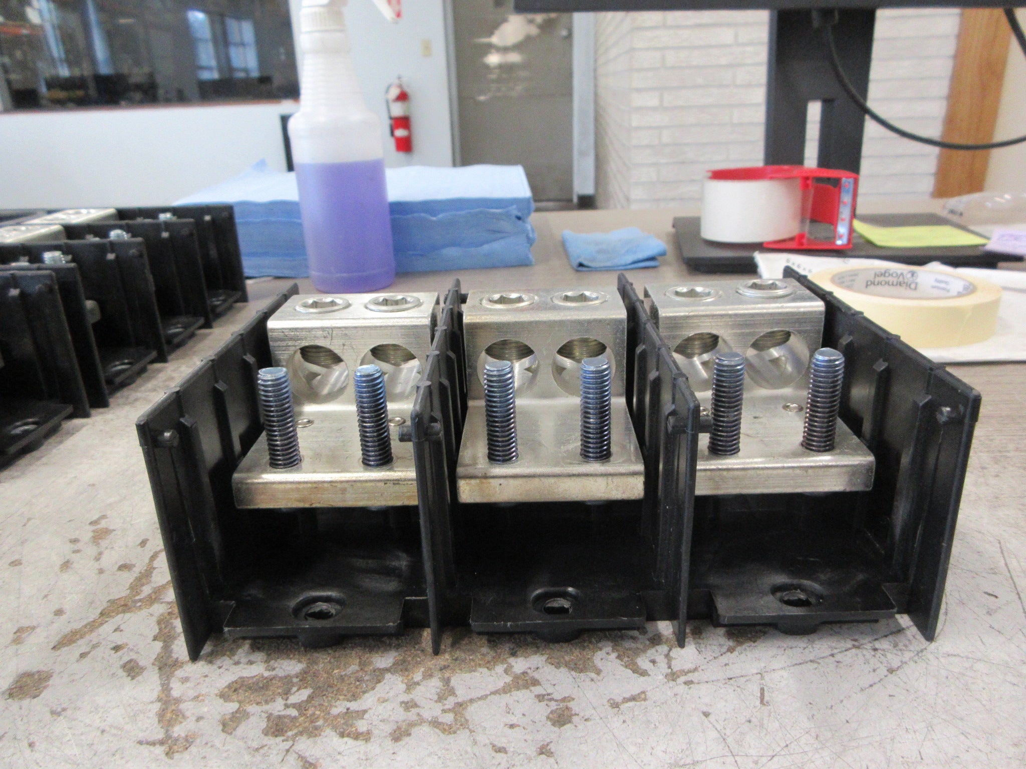 Buss Power Distribution Block 16582-3 760A 60V 3P Line (2): 500mcm-#6 Used