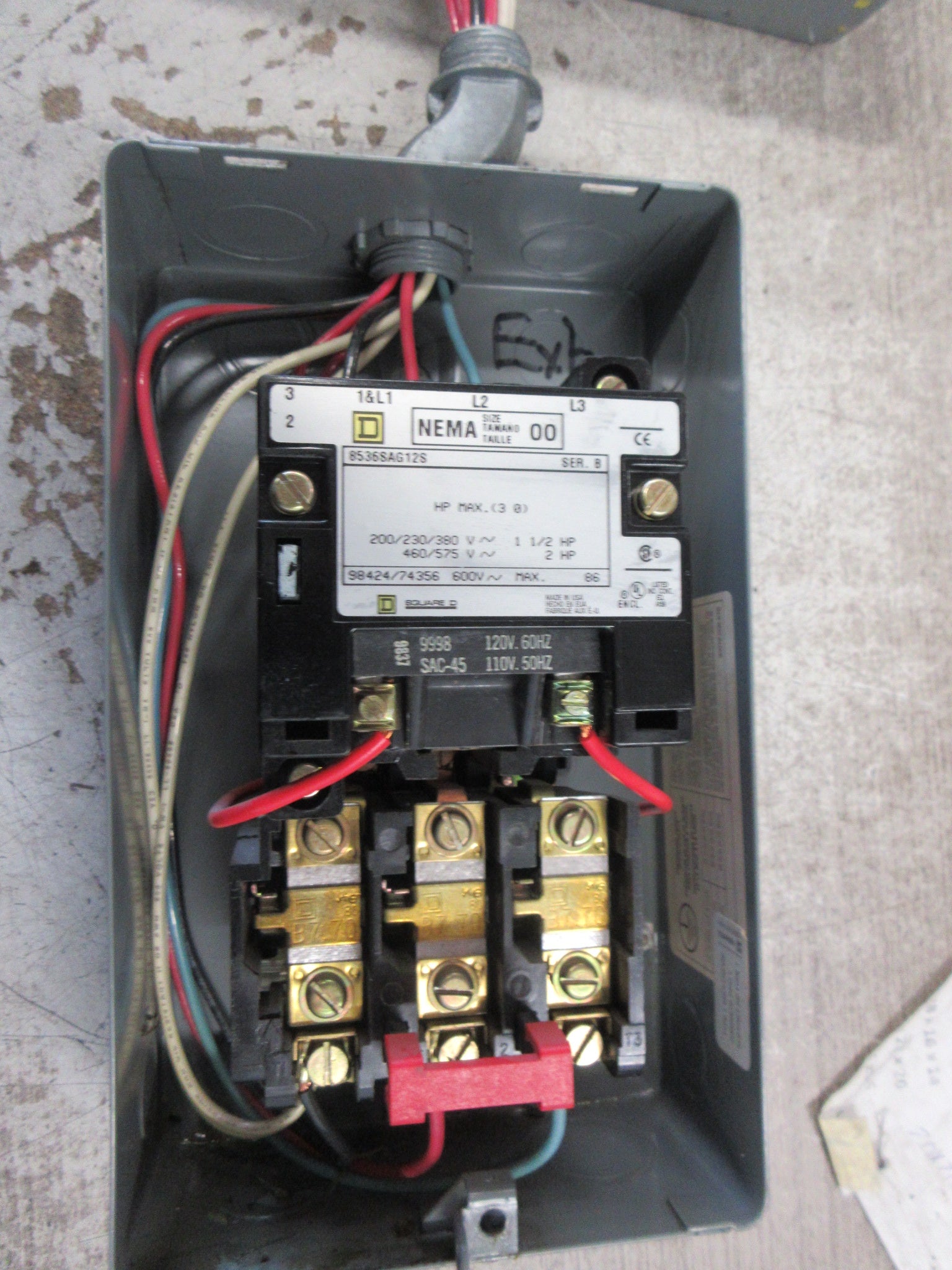 Square D Enclosed Size 00 Starter 8536SAG12S Ser. B 120V Coil Used