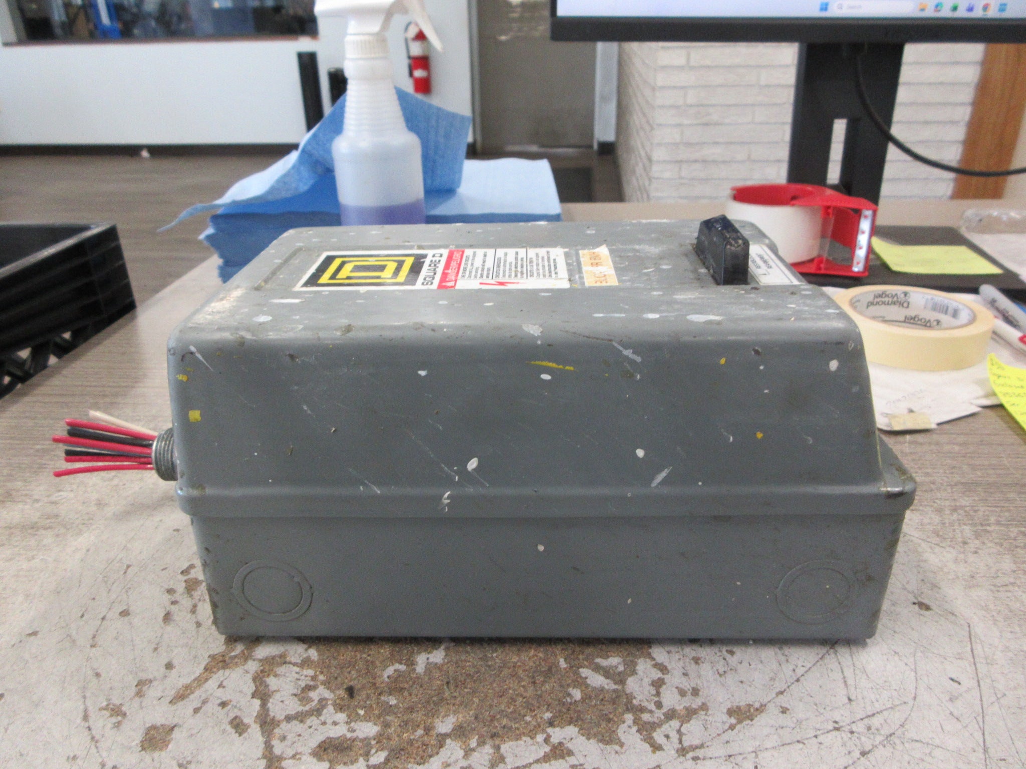 Square D Enclosed Size 00 Starter 8536SAG12S Ser. B 120V Coil Used