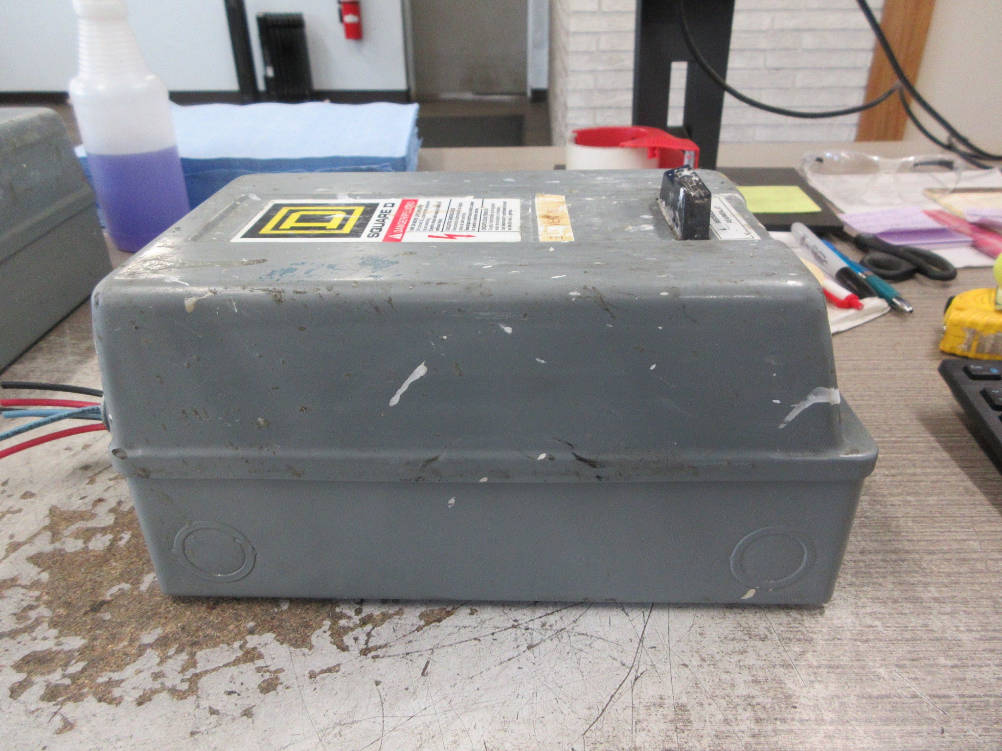 Square D Enclosed Size 00 Starter 8536SAG12S Ser. B 120V Coil Used