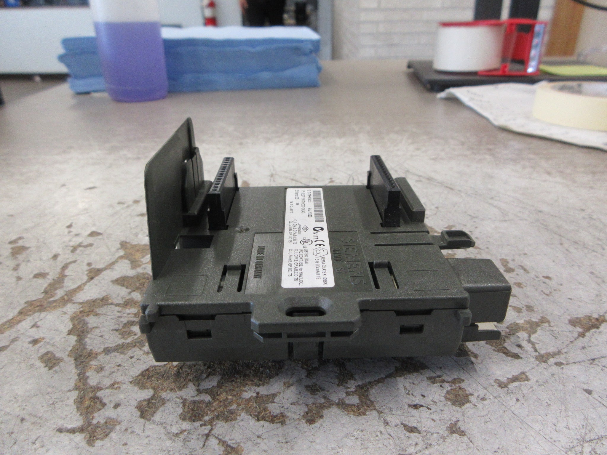 Siemens Simatic S7 Bus Module 6ES7 195-7HC00-0XA0 E-Stand: 03 Used