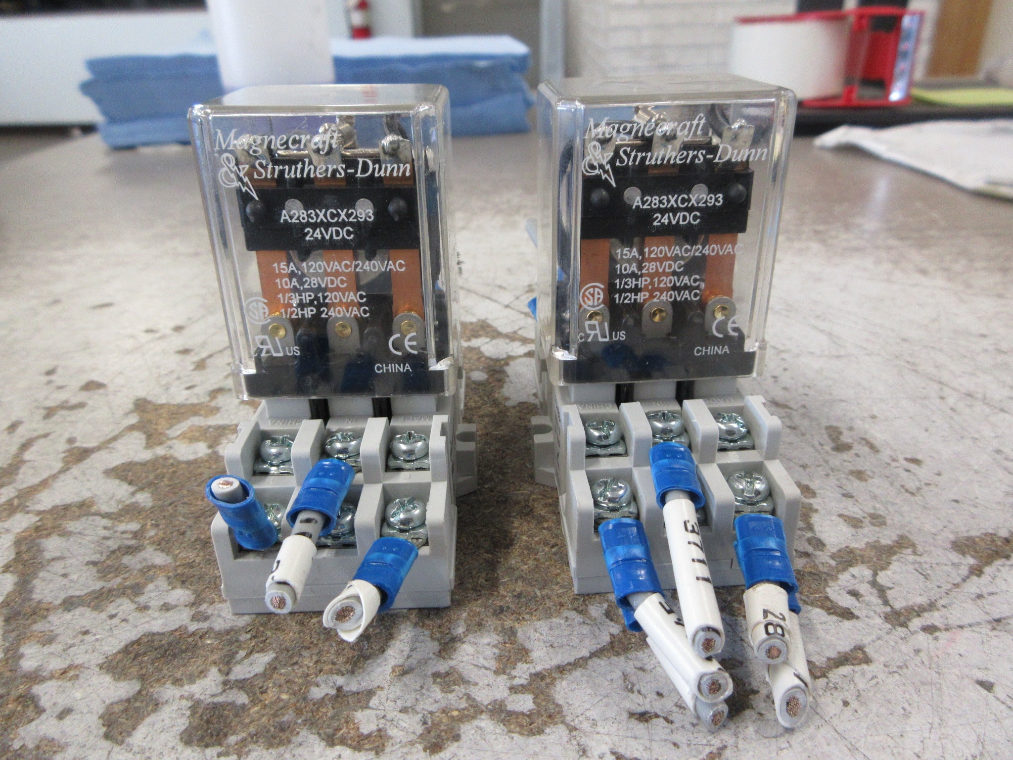 Magnecraft Struthers-Dunn Relay A283XCX293 24VDC Coil W/Base *Lot of 2* Used