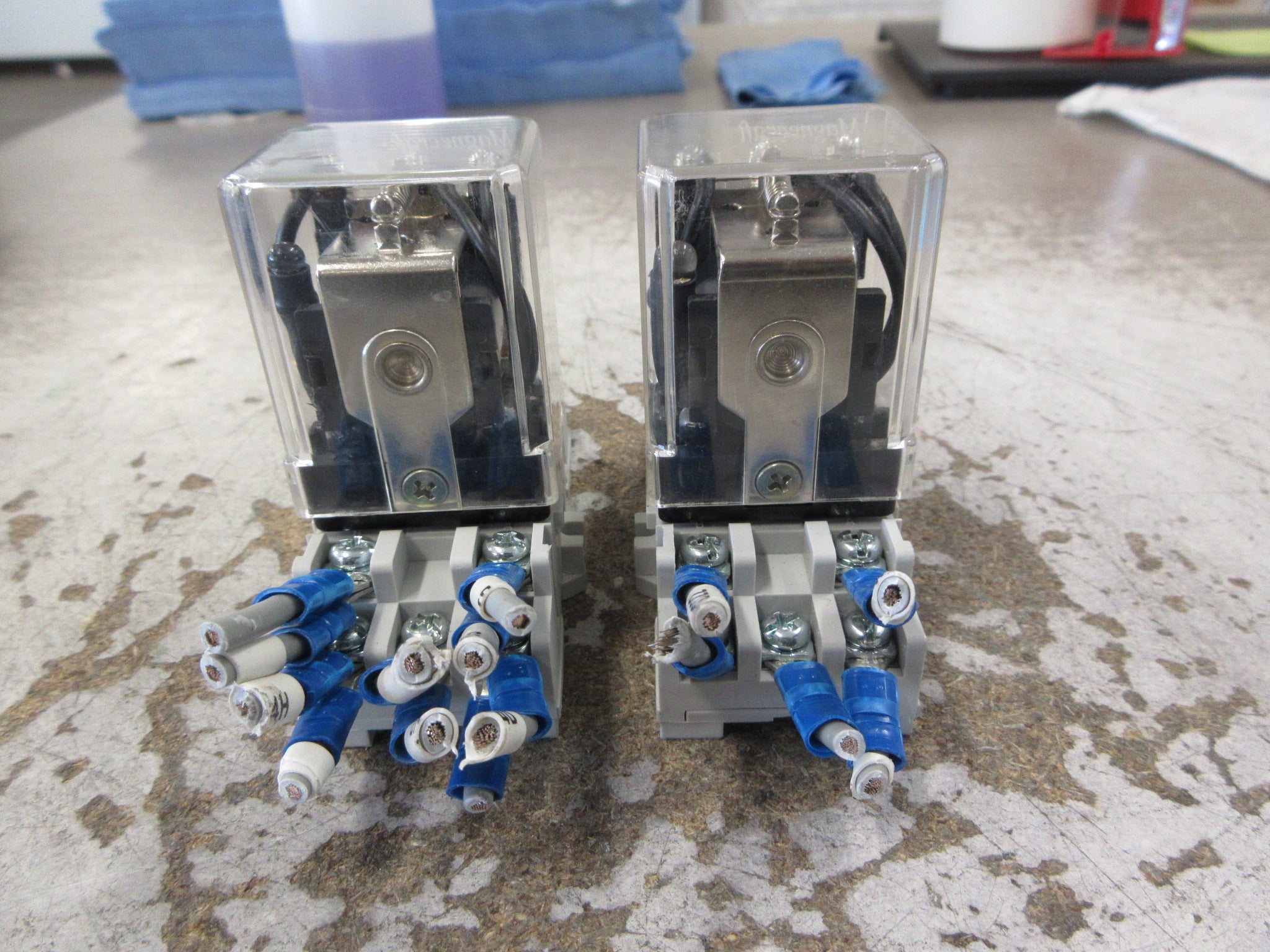 Magnecraft Struthers-Dunn Relay A283XCX293 24VDC Coil W/Base *Lot of 2* Used