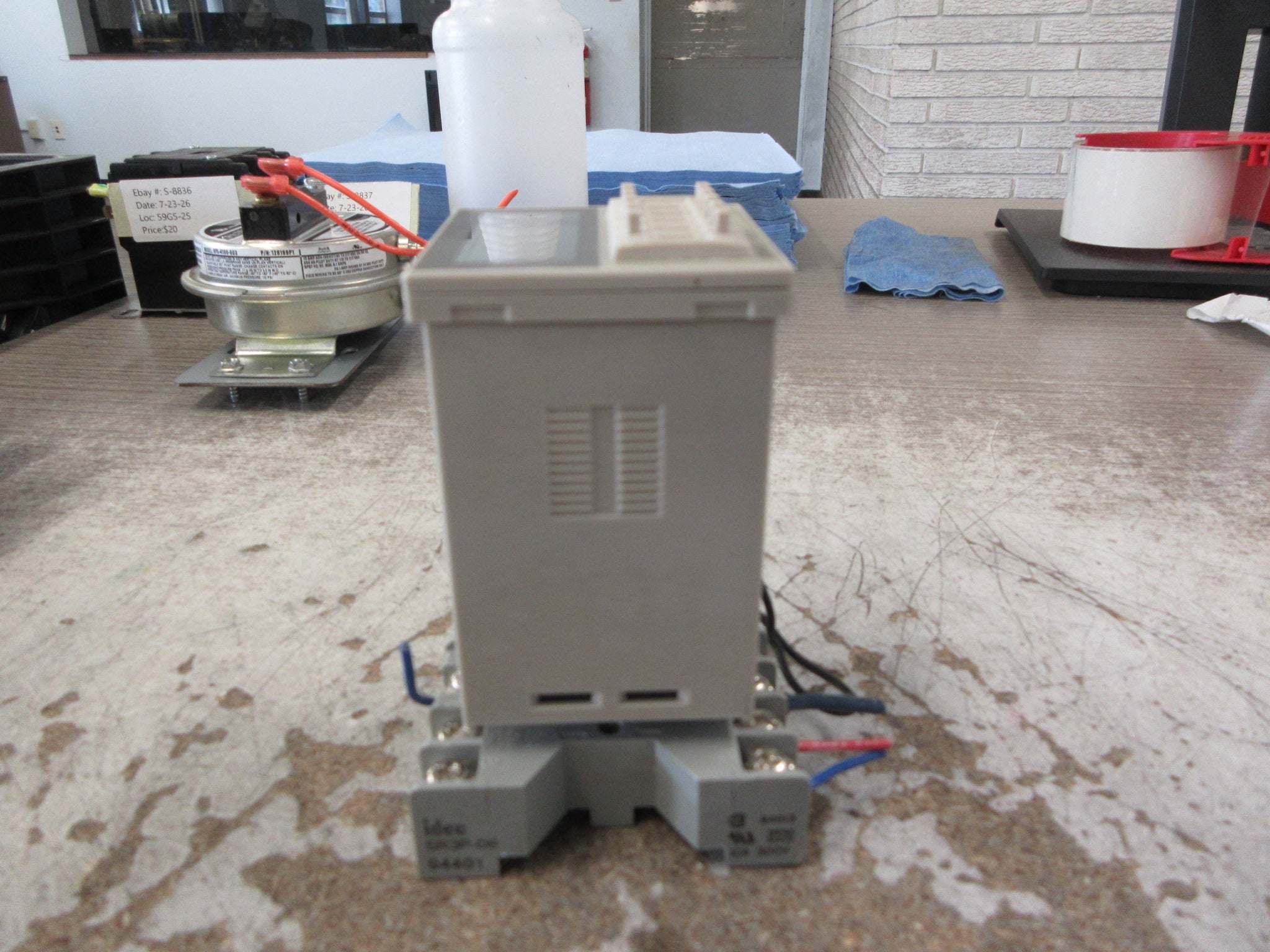 Omron Timer H3CA-A Range: 0.1s-9990h 24-240VAC 12-240VDC W/ Base Used