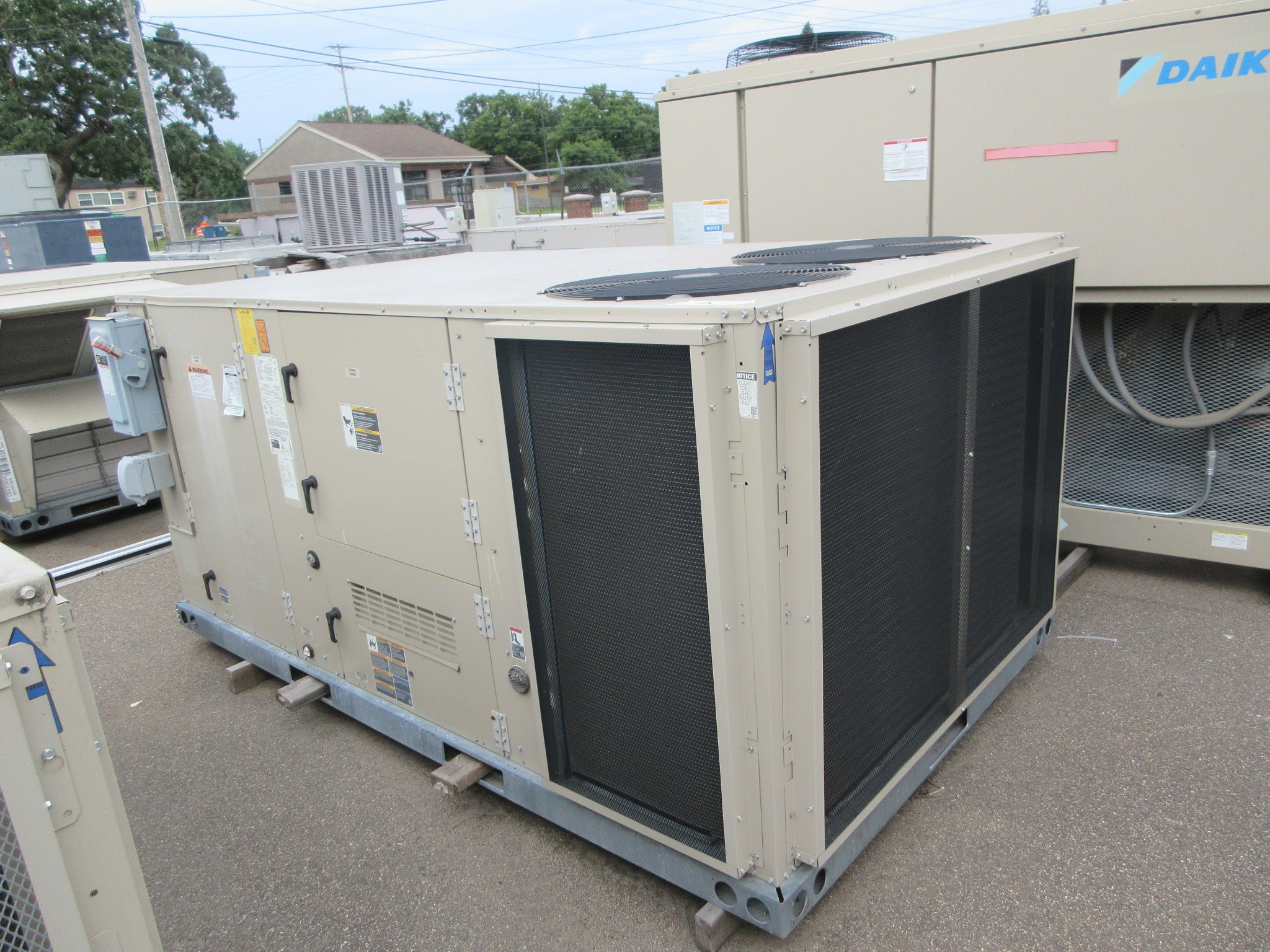 Lennox LGH Rooftop Unit LGH120H4MM3G 10-ton 460V 3Ph Natural Gas Heat Used