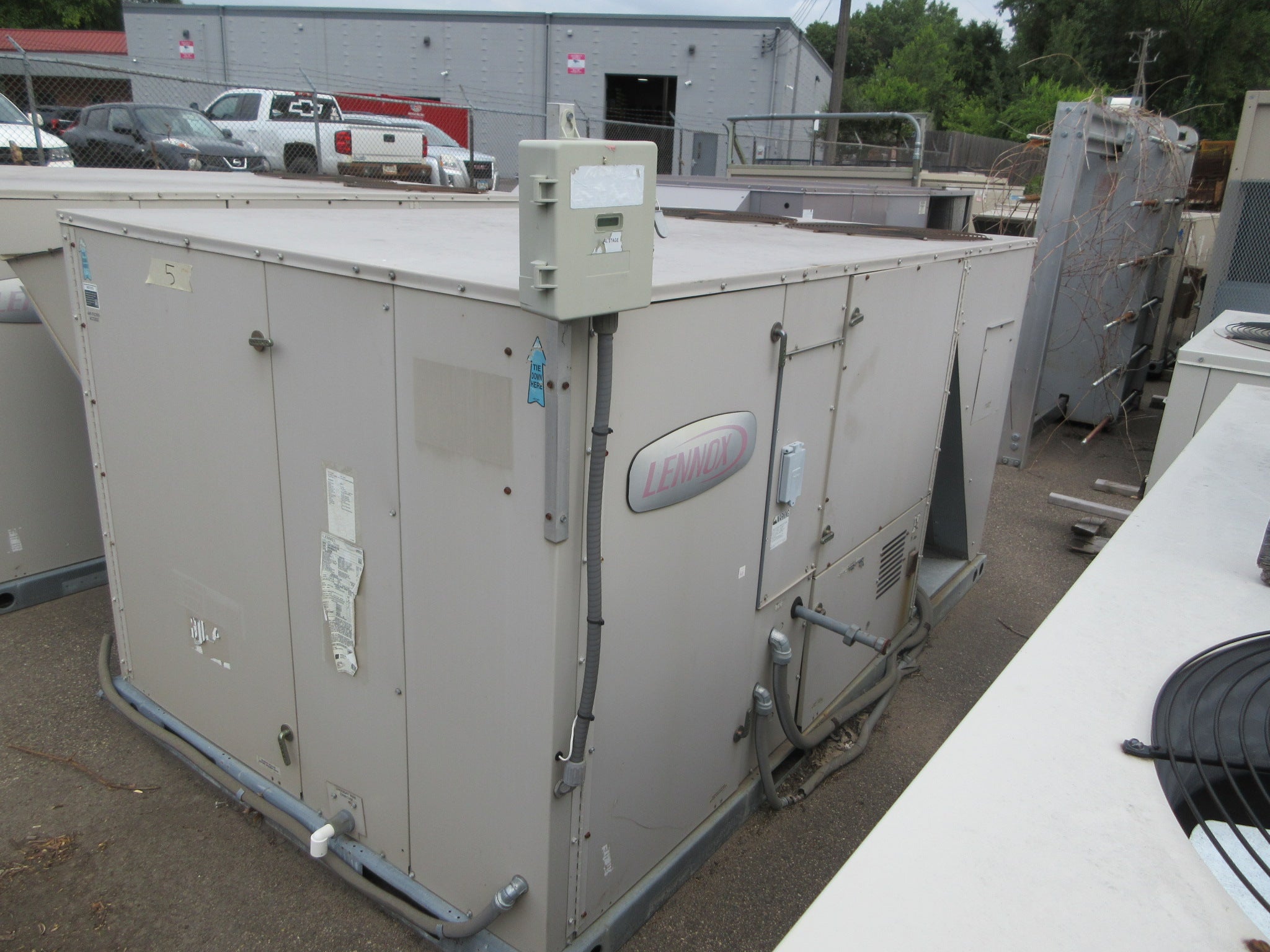 Lennox LGA Rooftop Unit LGA120H4BH3G 10-Ton 460V 3Ph Natural Gas Heat Used