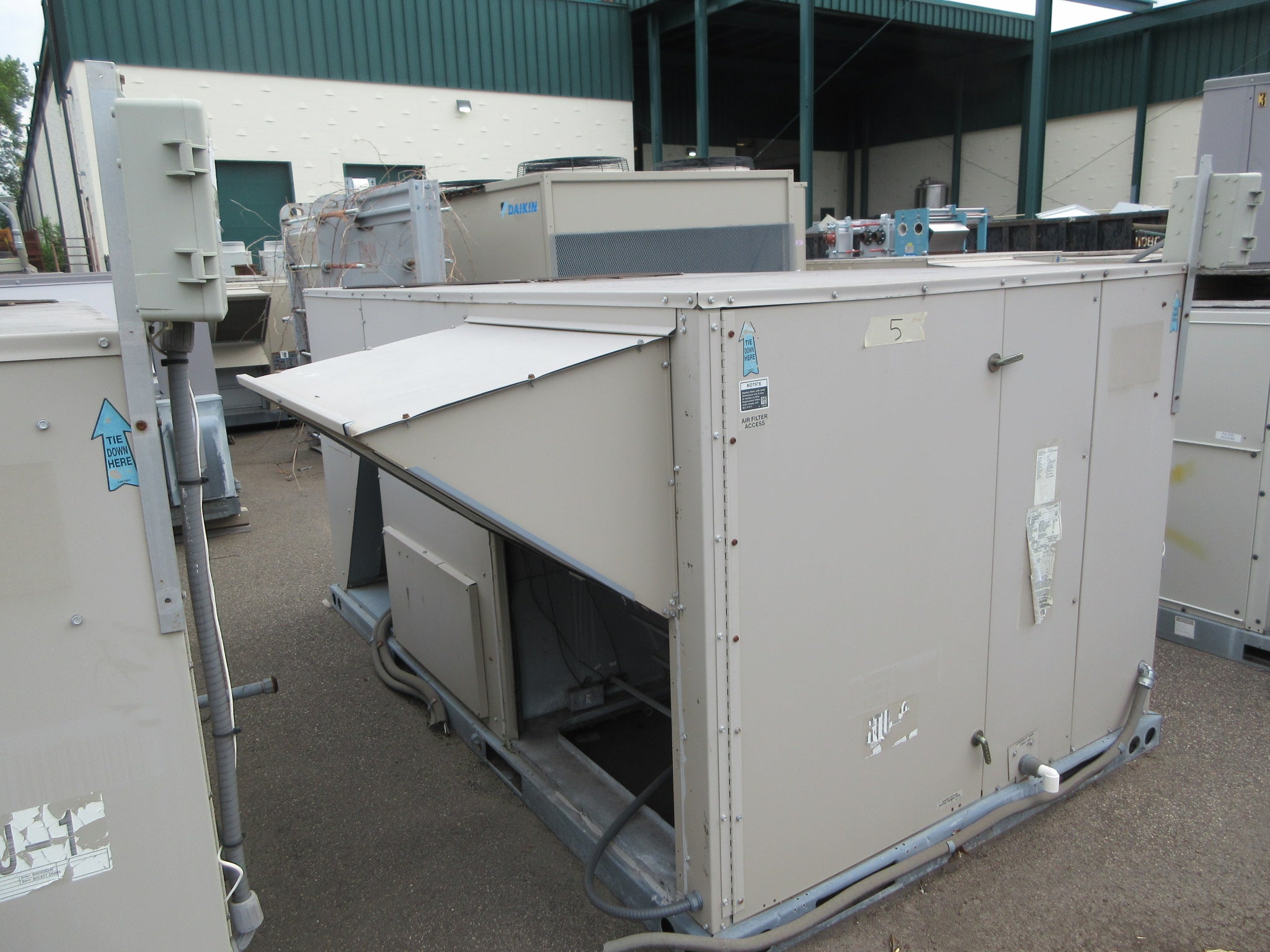 Lennox LGA Rooftop Unit LGA120H4BH3G 10-Ton 460V 3Ph Natural Gas Heat Used