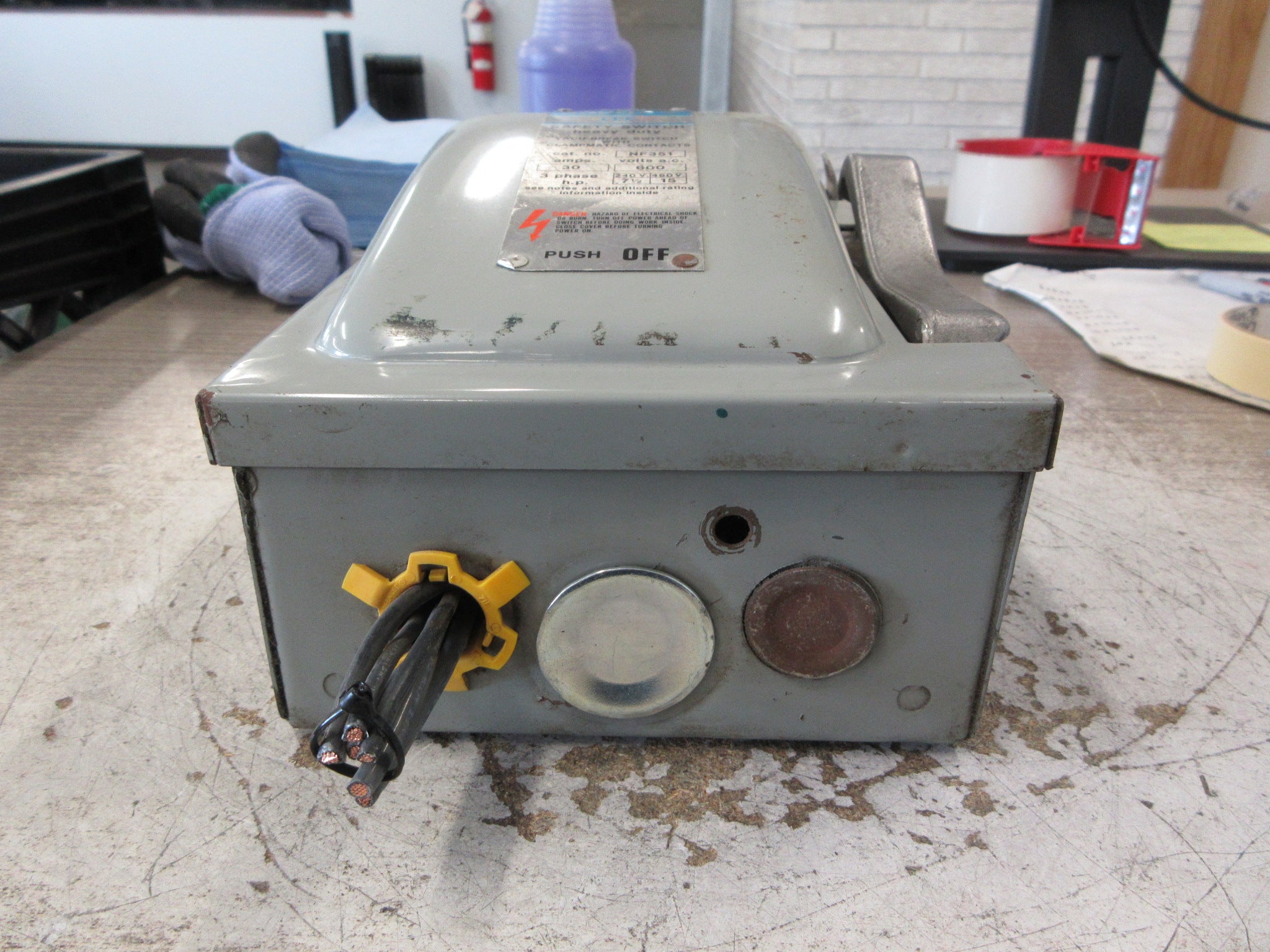 ITE Non-Fusible Safety Switch/Disconnect NF351 30A 600V 3Ph Used