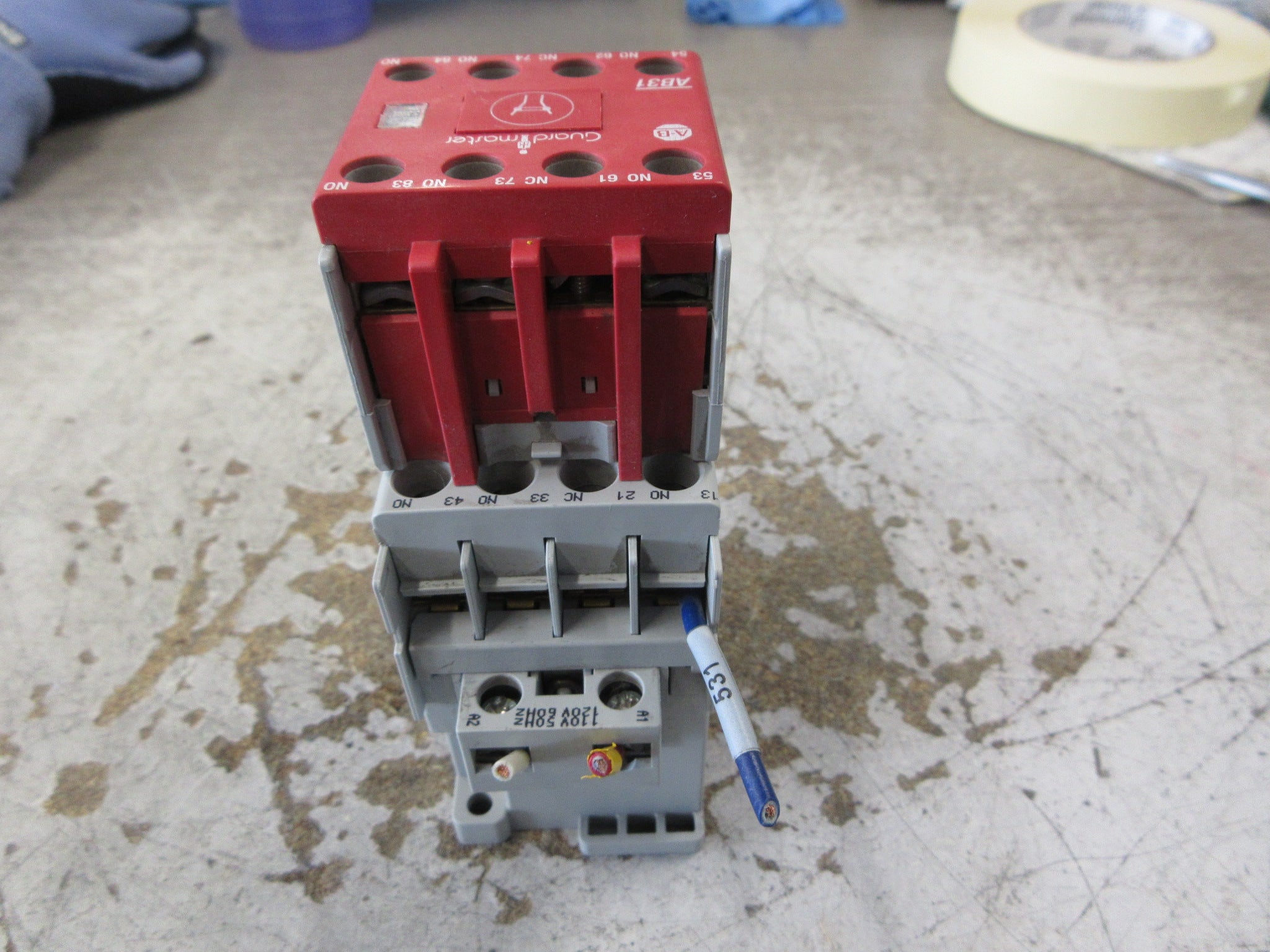 Allen-Bradley Guardmaster Safety Relay 700S-CF620DBC Ser. A 120V Coil 25A Used