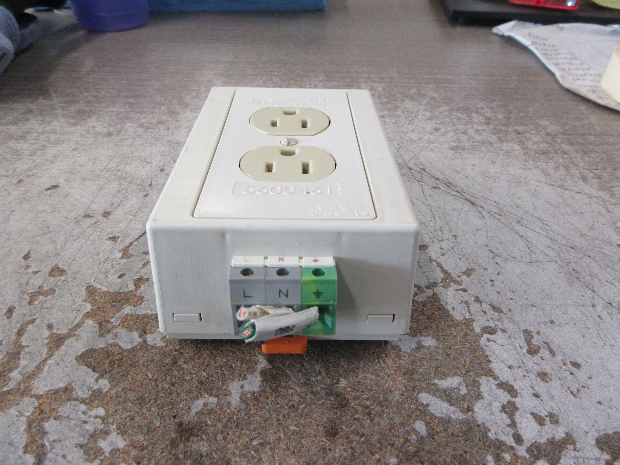 Phoenix Contact EM-DUO 120/15 Duplex Receptacle 5600461 125V 15A Used