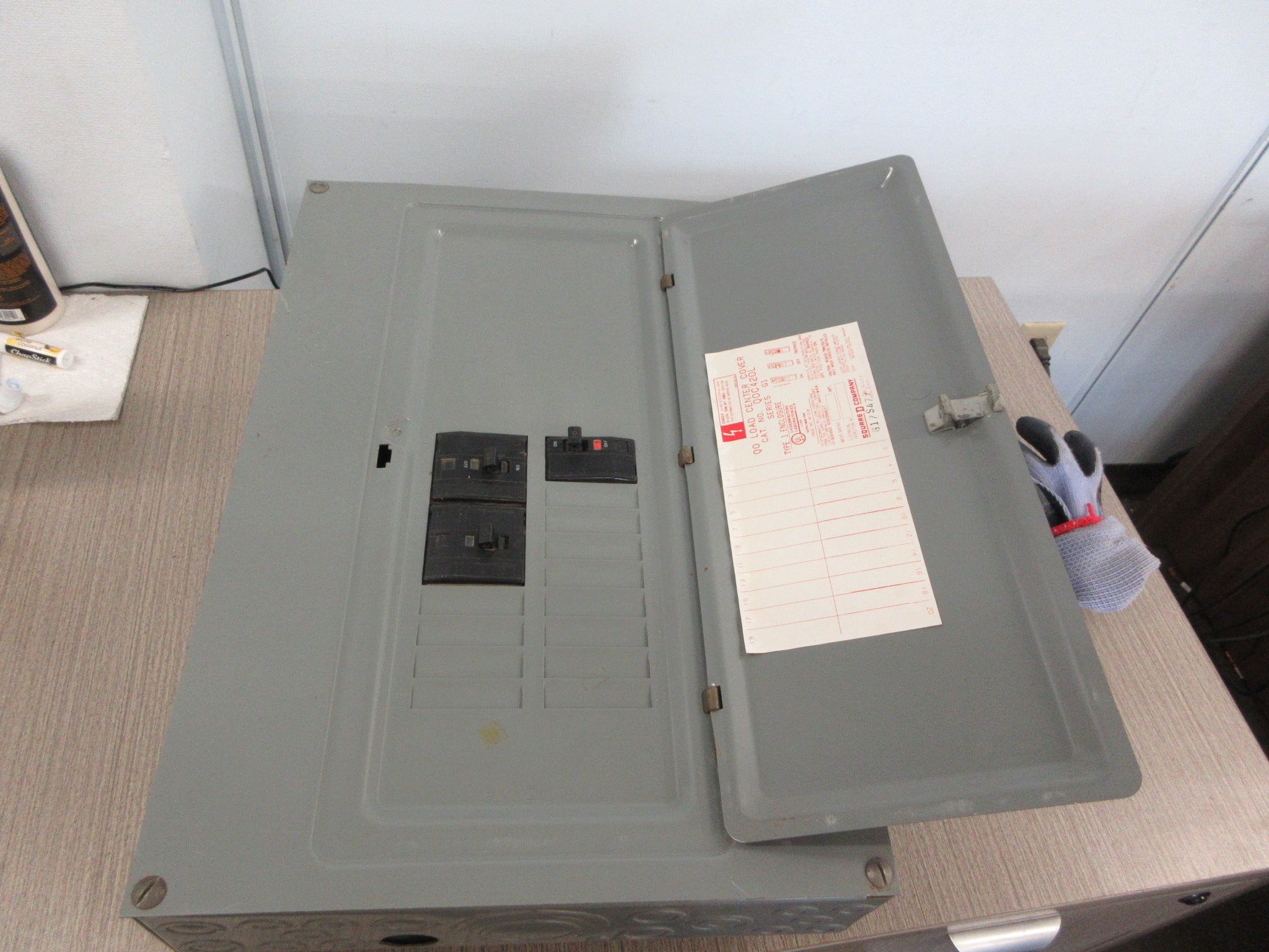 Square D Main Lug Circuit Breaker Panel 20-Circuit Used