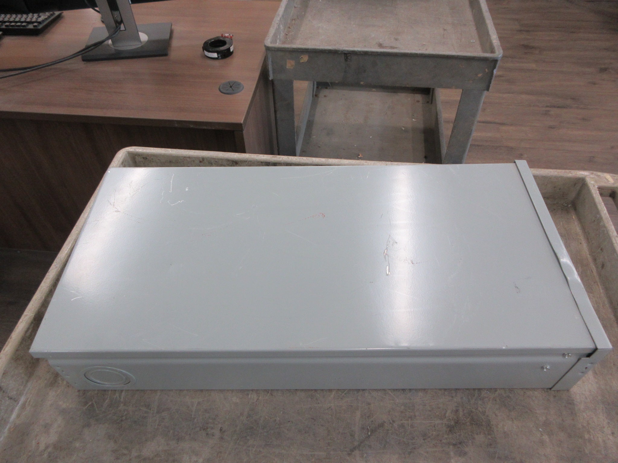 Misc. Brand 3R Disconnect Breaker Panel *Dented 3R Top* *No Box* New Surplus