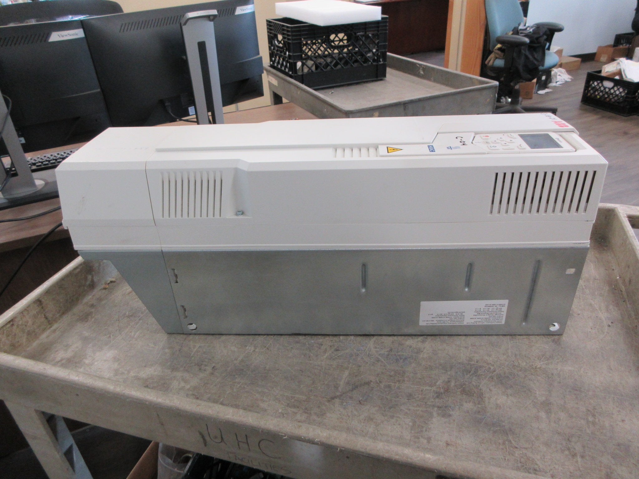 ABB ACH580 AC Drive ACH580-01-096A-4+J429 75HP 3Ph Used