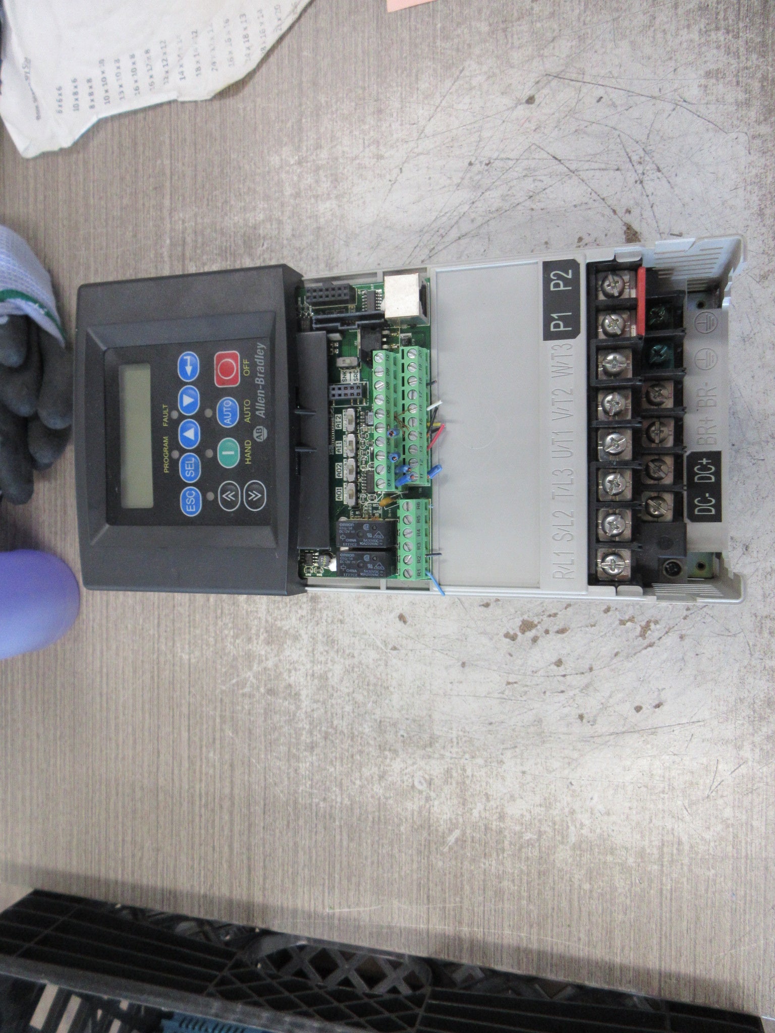 Allen-Bradley PowerFlex 400 AC Drive 22C-D030N103 Ser. A 20HP 3Ph Used