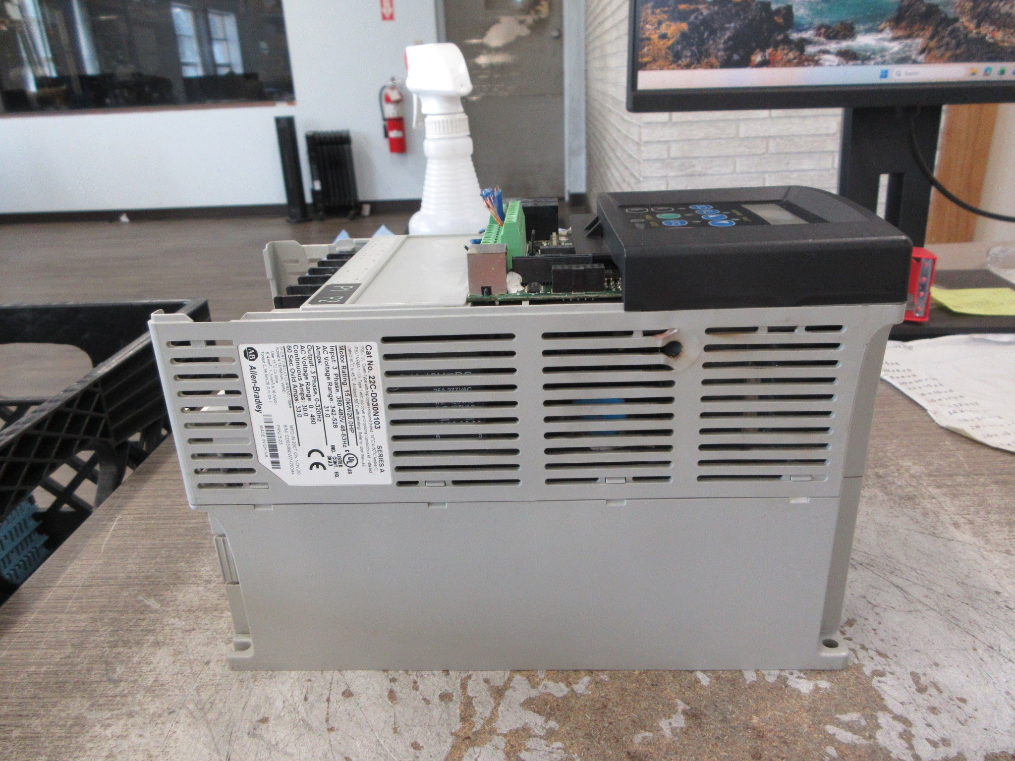 Allen-Bradley PowerFlex 400 AC Drive 22C-D030N103 Ser. A 20HP 3Ph Used