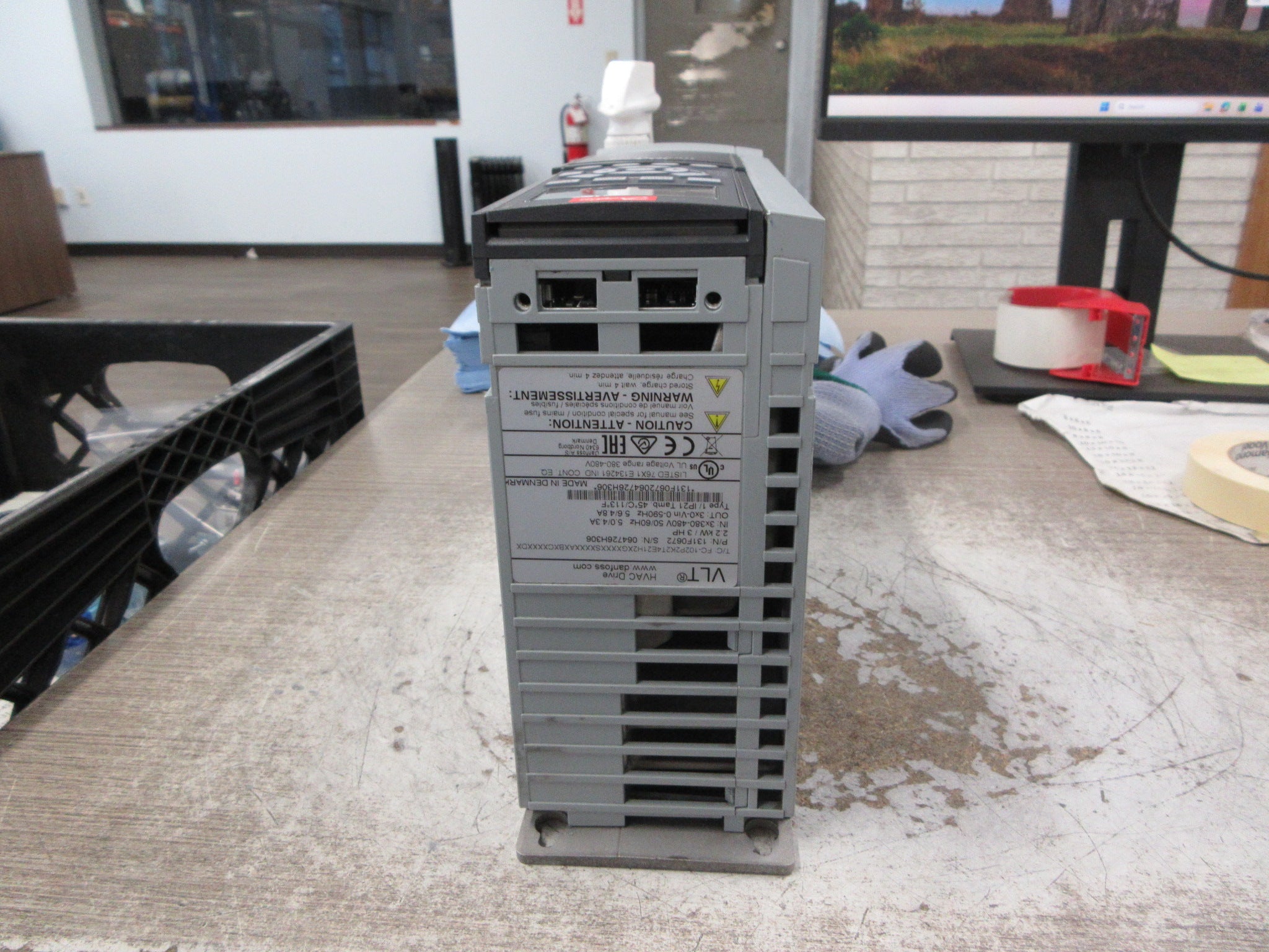 Danfoss VLT AC Drive 131F0672 3HP 3Ph Input:3x380-480V 50/60Hz 5.0/4.3A Used