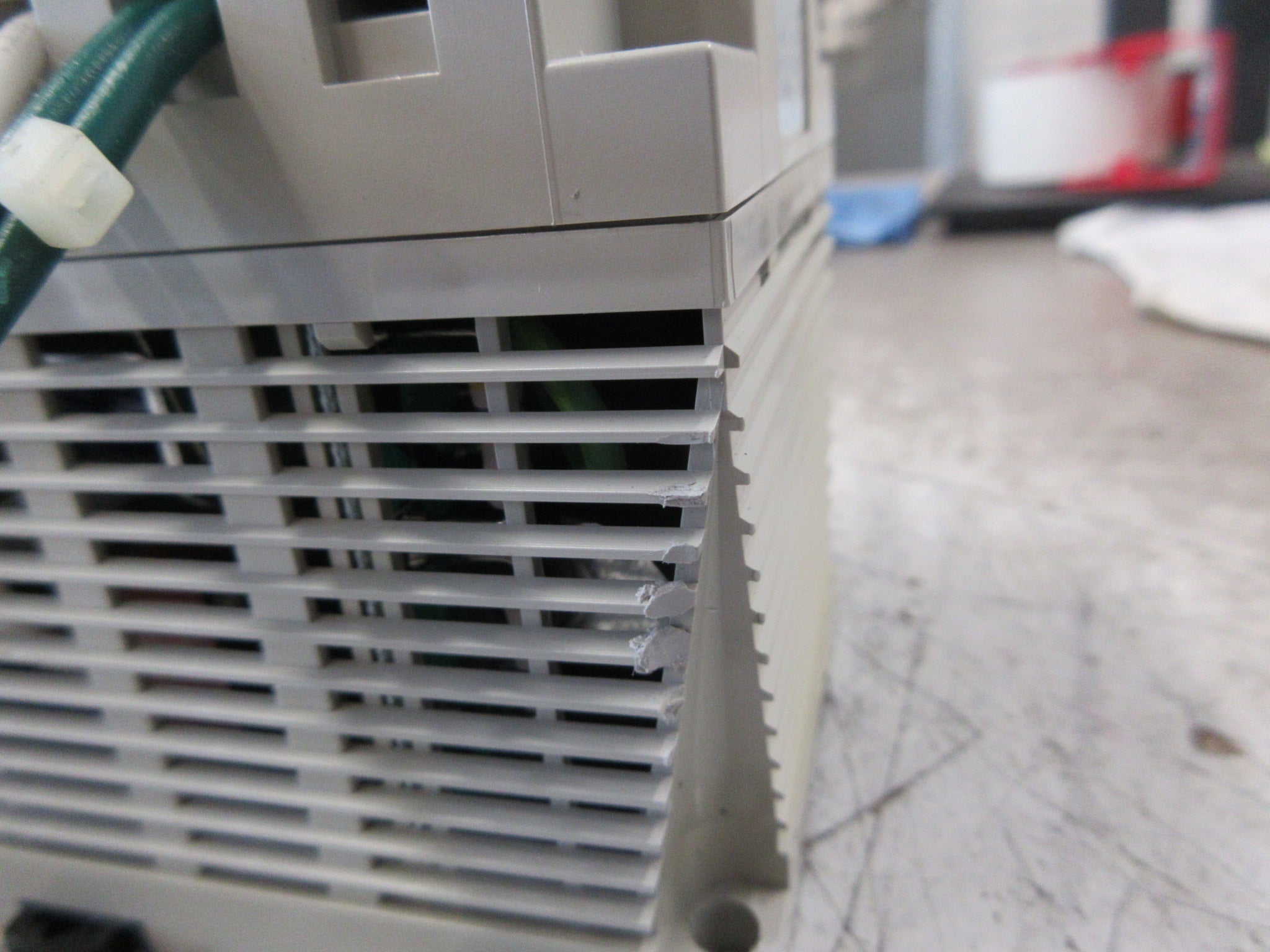 IDEC 50W Power Supply PS5R-D24 Input: 100-240VAC 1.15A Output: 24VDC 2.1A Used