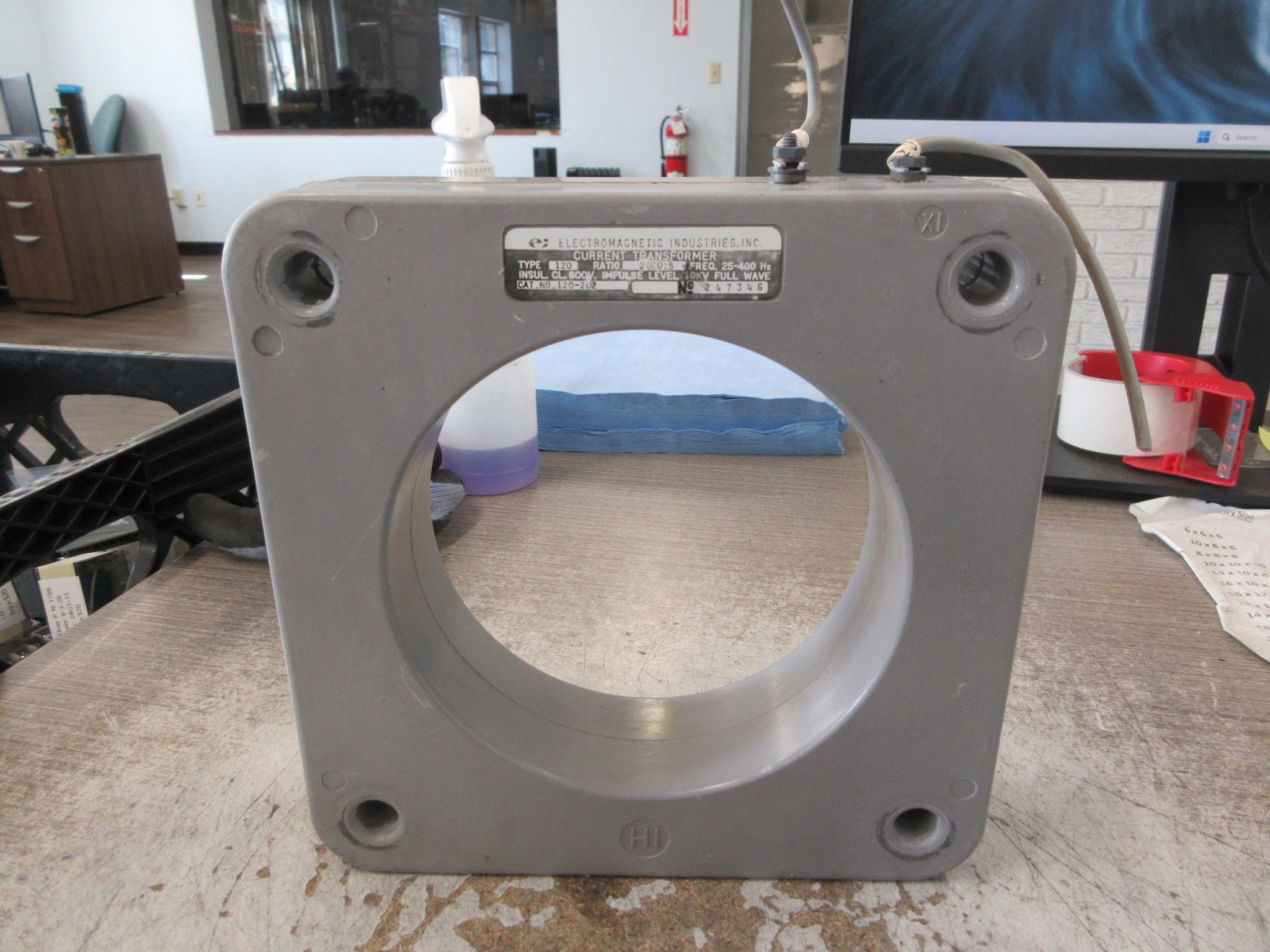 Electromagnetic Industries Current Transformer 120-202 Ratio 2000:5A 600V Used