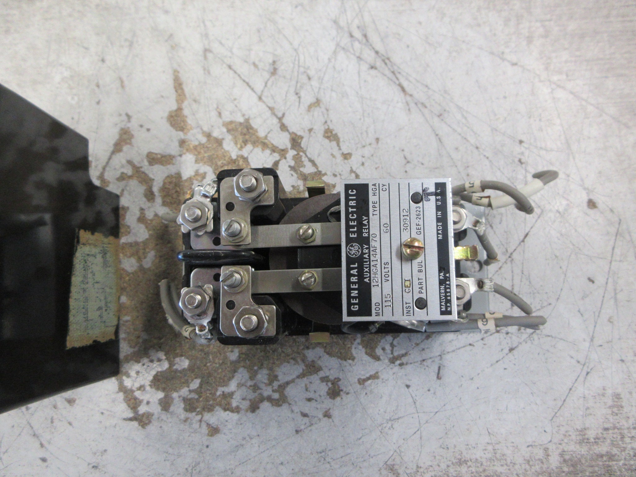 GE Type HGA Auxiliary Relay 12HGA14AF70 115V 60Hz W/Cover Used