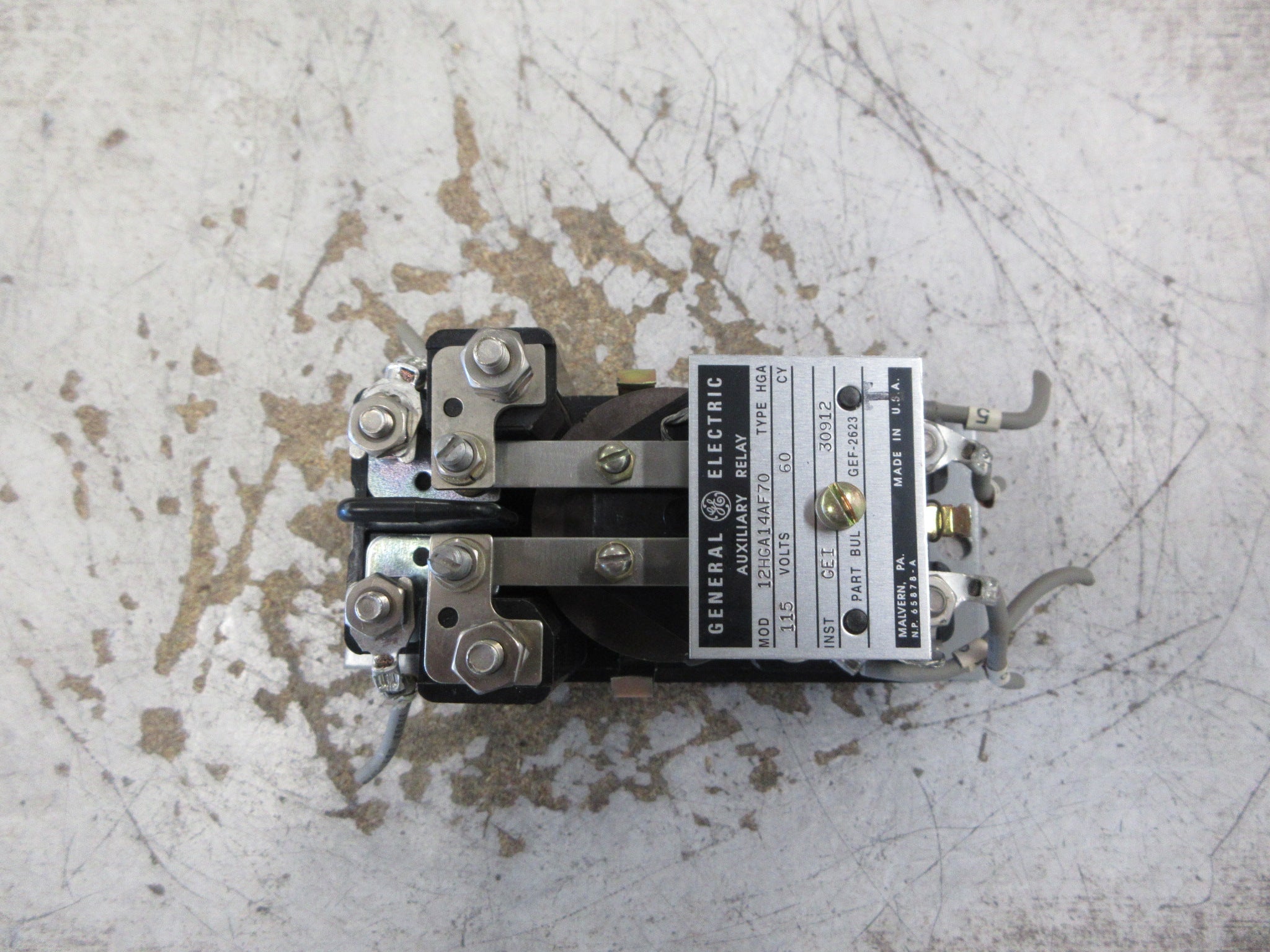 GE Type HGA Auxiliary Relay 12HGA14AF70 115V 60Hz Used