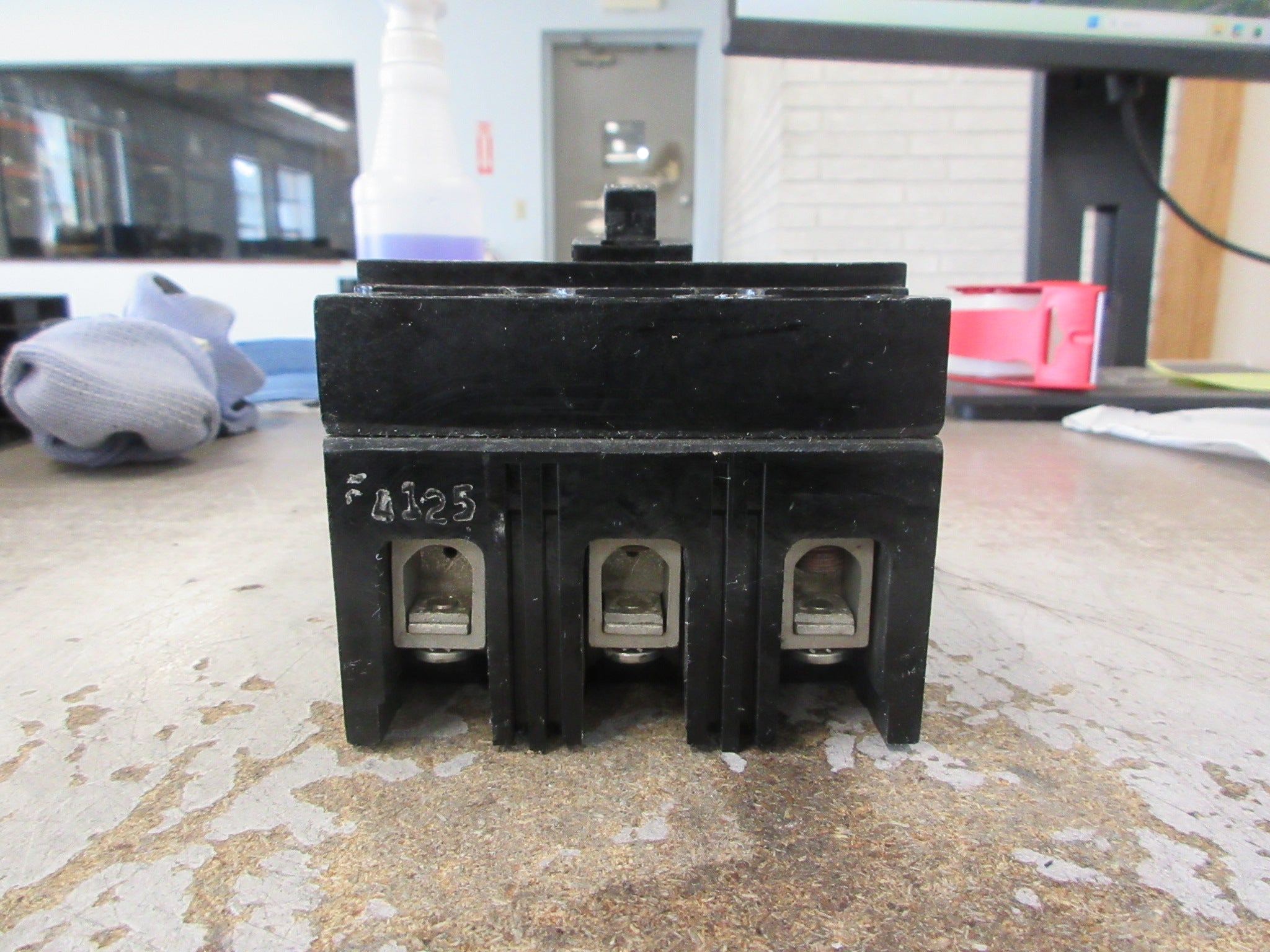 GE Circuit Breaker TED134125 125A 480V 3P Used