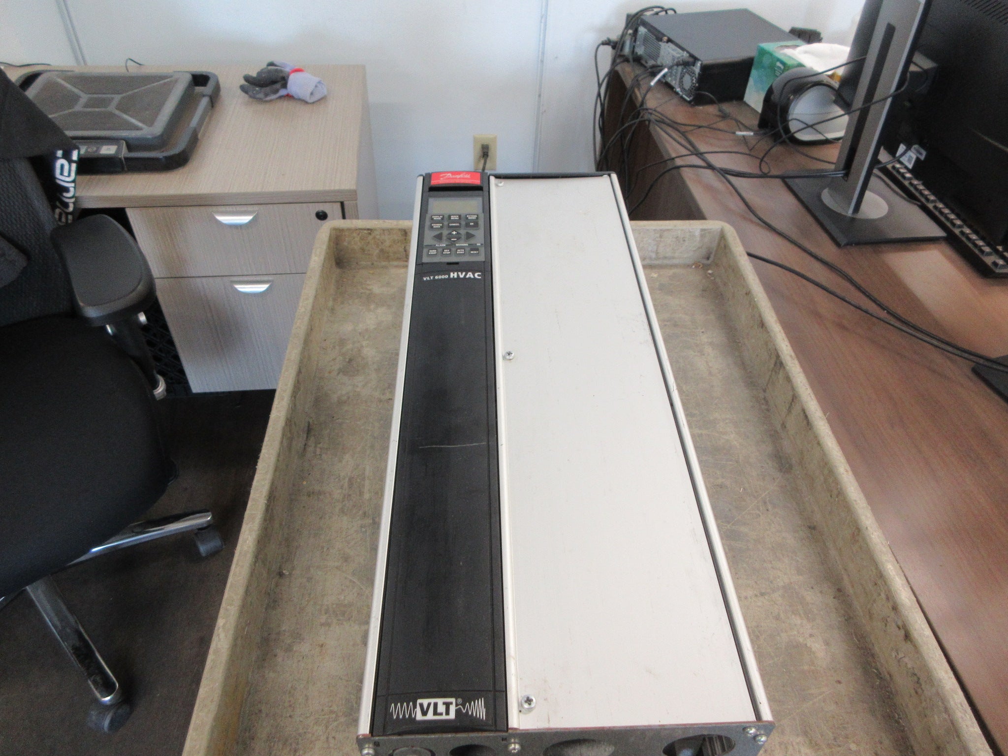 Danfoss VLT 6032 AC Drive 175Z7368 30HP Used