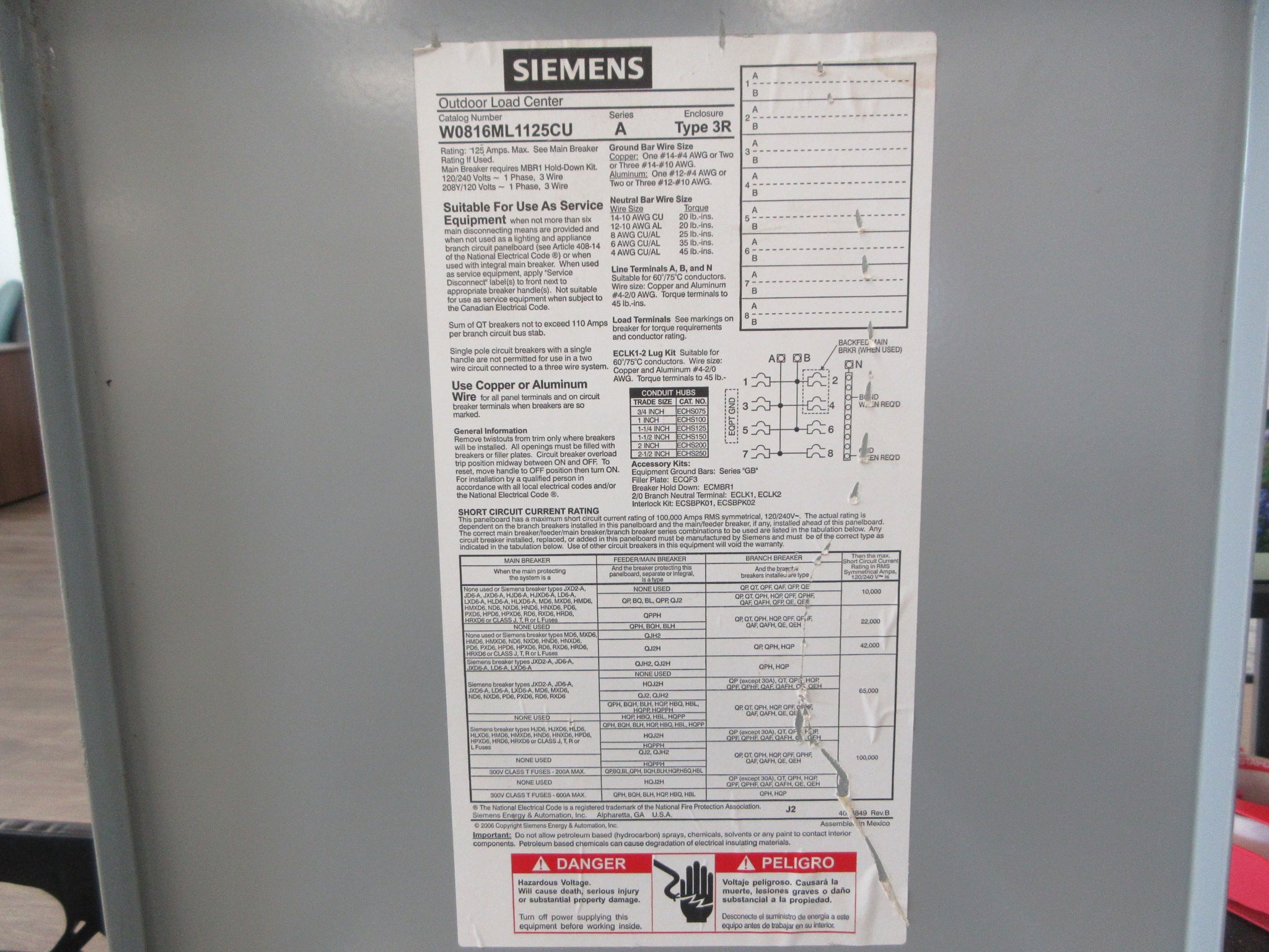 Siemens Main Lug Circuit Breaker Panel W0816ML1125CU 208Y/120V 125A Max Used