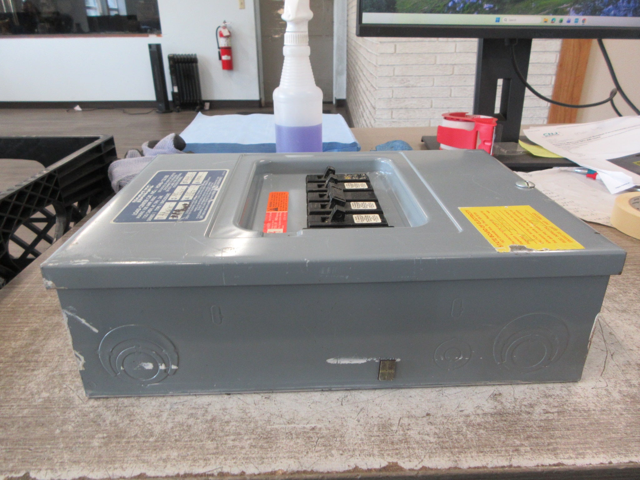 Homeline Main Lug Circuit Breaker Panel HOM6-12L100 Mains 100A Max Used