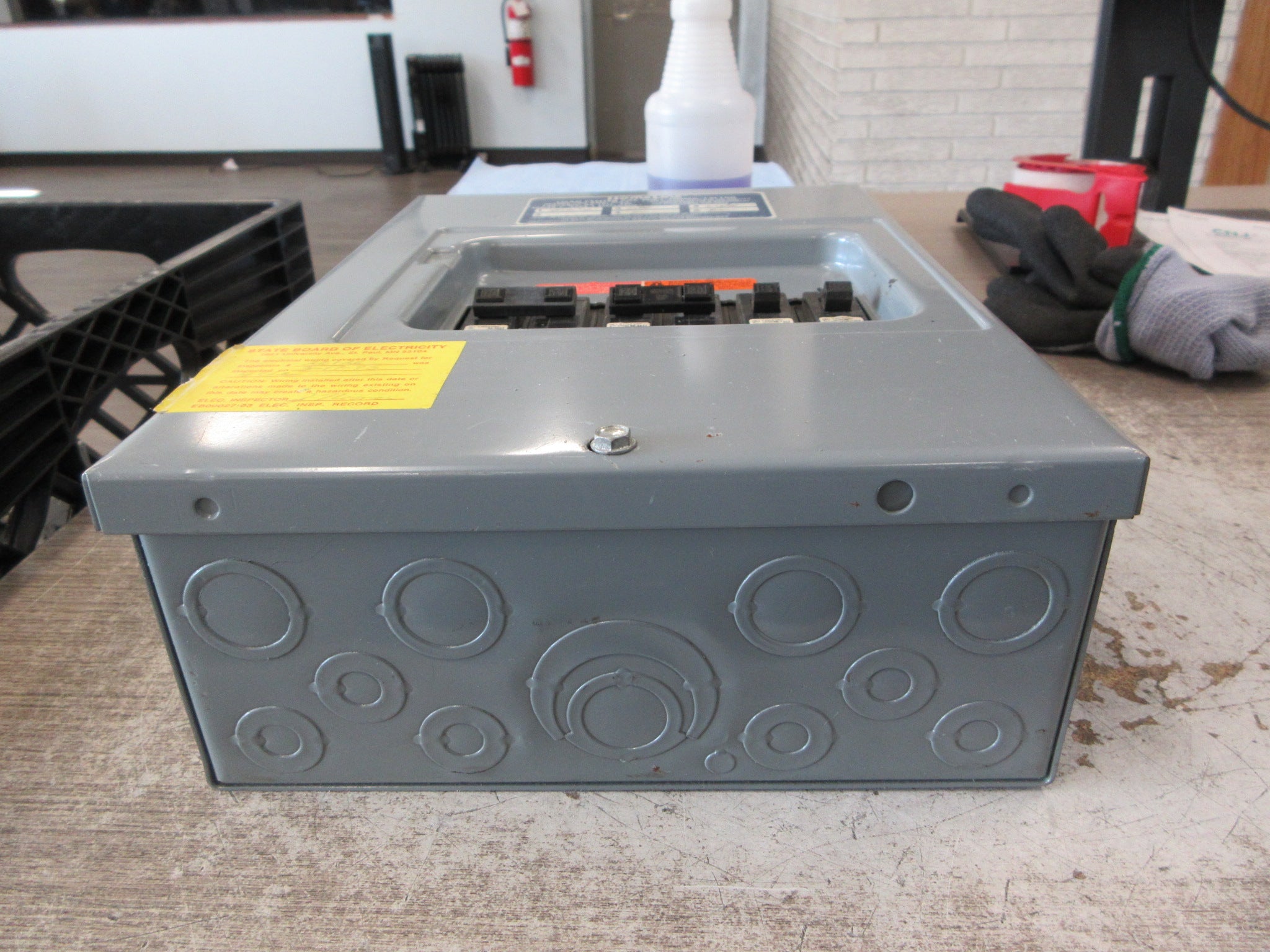 Homeline Main Lug Circuit Breaker Panel HOM6-12L100 Mains 100A Max Used