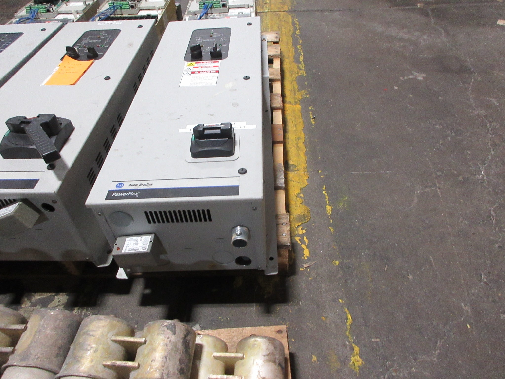 Allen-Bradley PowerFlex 400 AC Drive w/ Bypass 22C-D038A103 Ser. A 25HP 3Ph Used