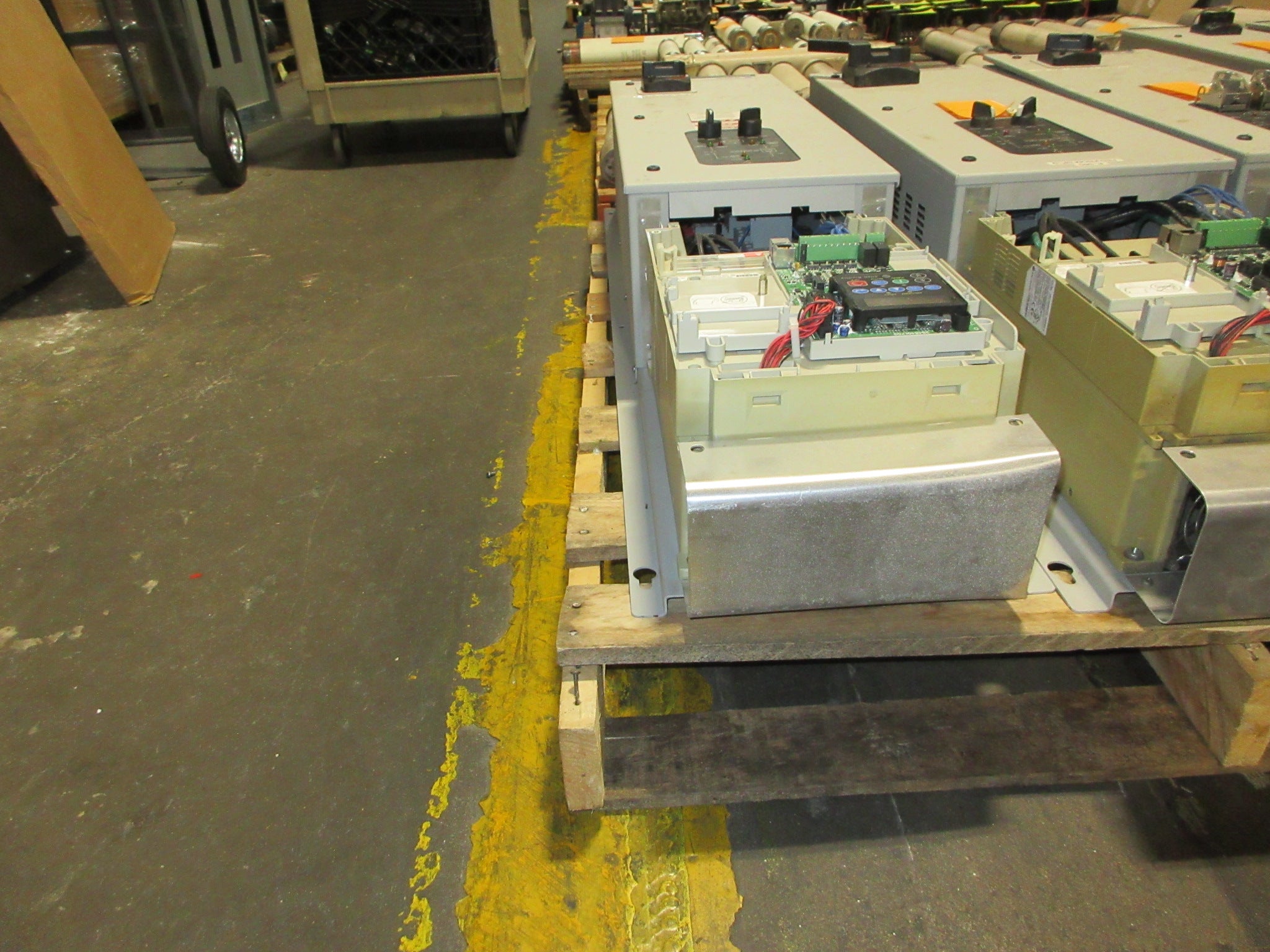 Allen-Bradley PowerFlex 400 AC Drive w/ Bypass 22C-D038A103 Ser. A 25HP 3Ph Used