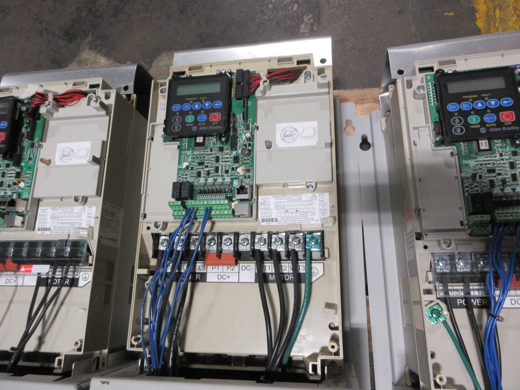 Allen-Bradley PowerFlex 400 AC Drive w/ Bypass 22C-D045A103 30HP 3Ph Used