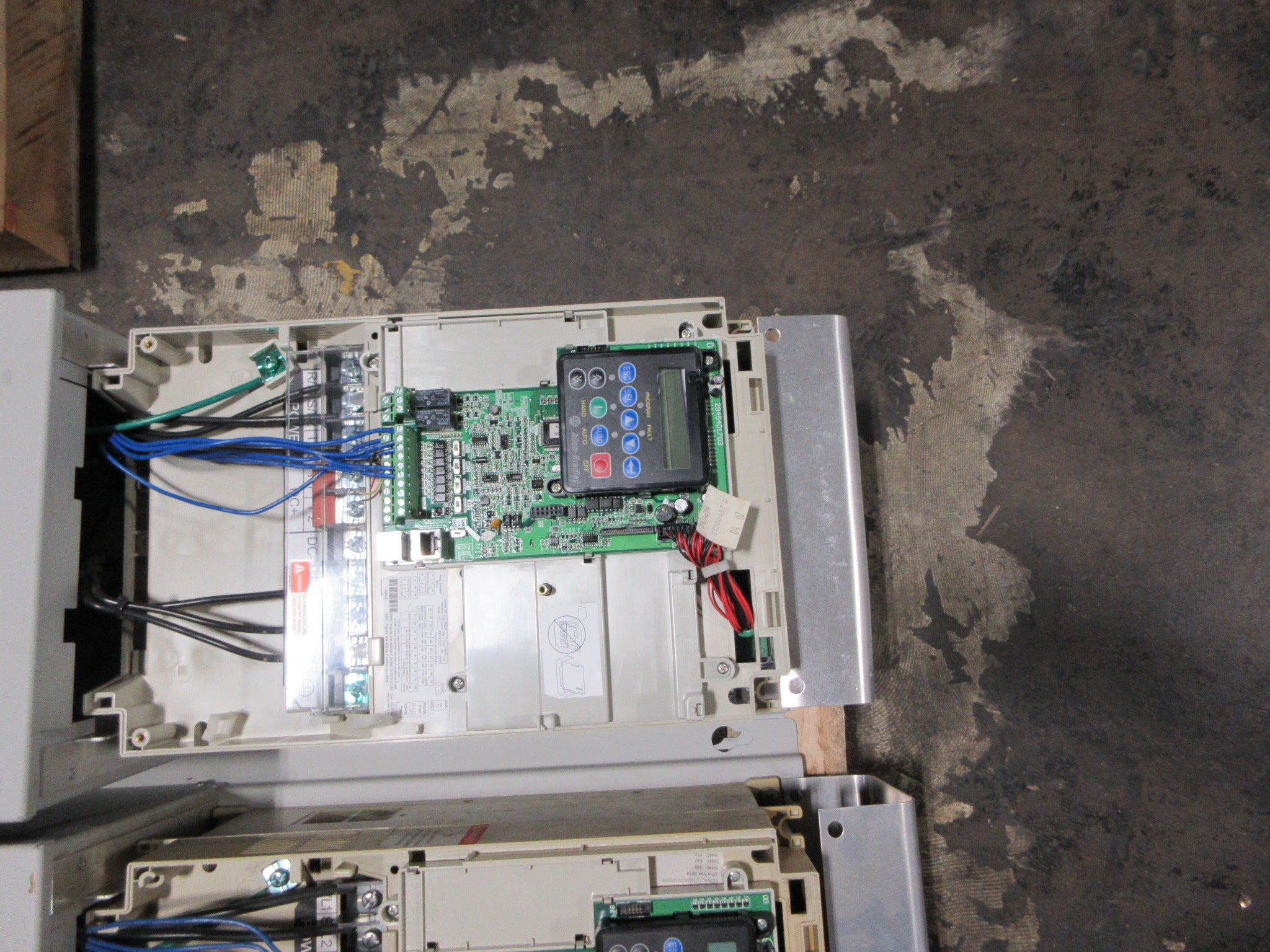 Allen-Bradley PowerFlex 400 AC Drive w/ Bypass 22C-D038A103 Ser. A 25HP 3Ph Used